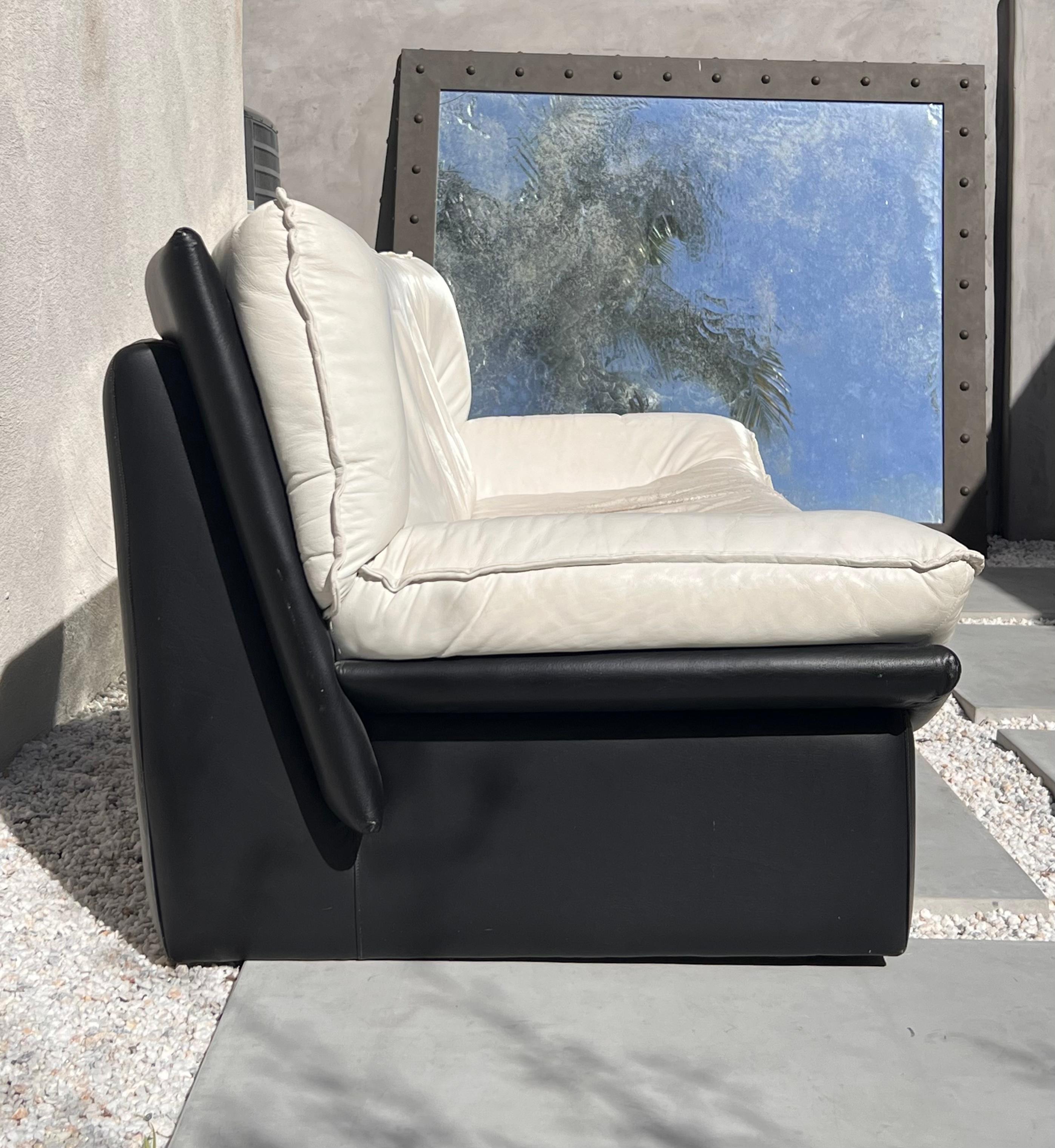 Vintage Italian Leather Postmodern Sofa by Nicoletti Salotti, circa 1980 2