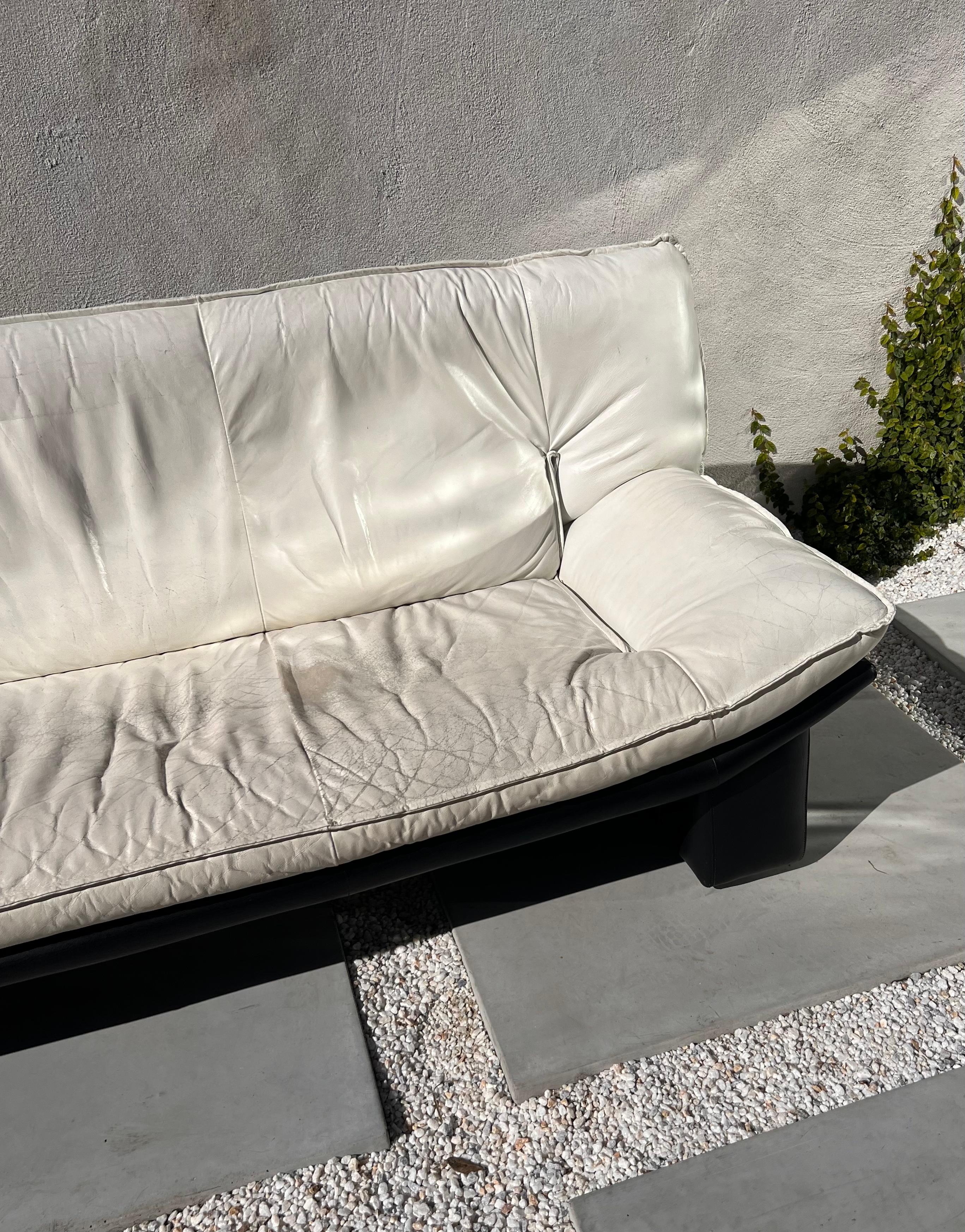 Vintage Italian Leather Postmodern Sofa by Nicoletti Salotti, circa 1980 7