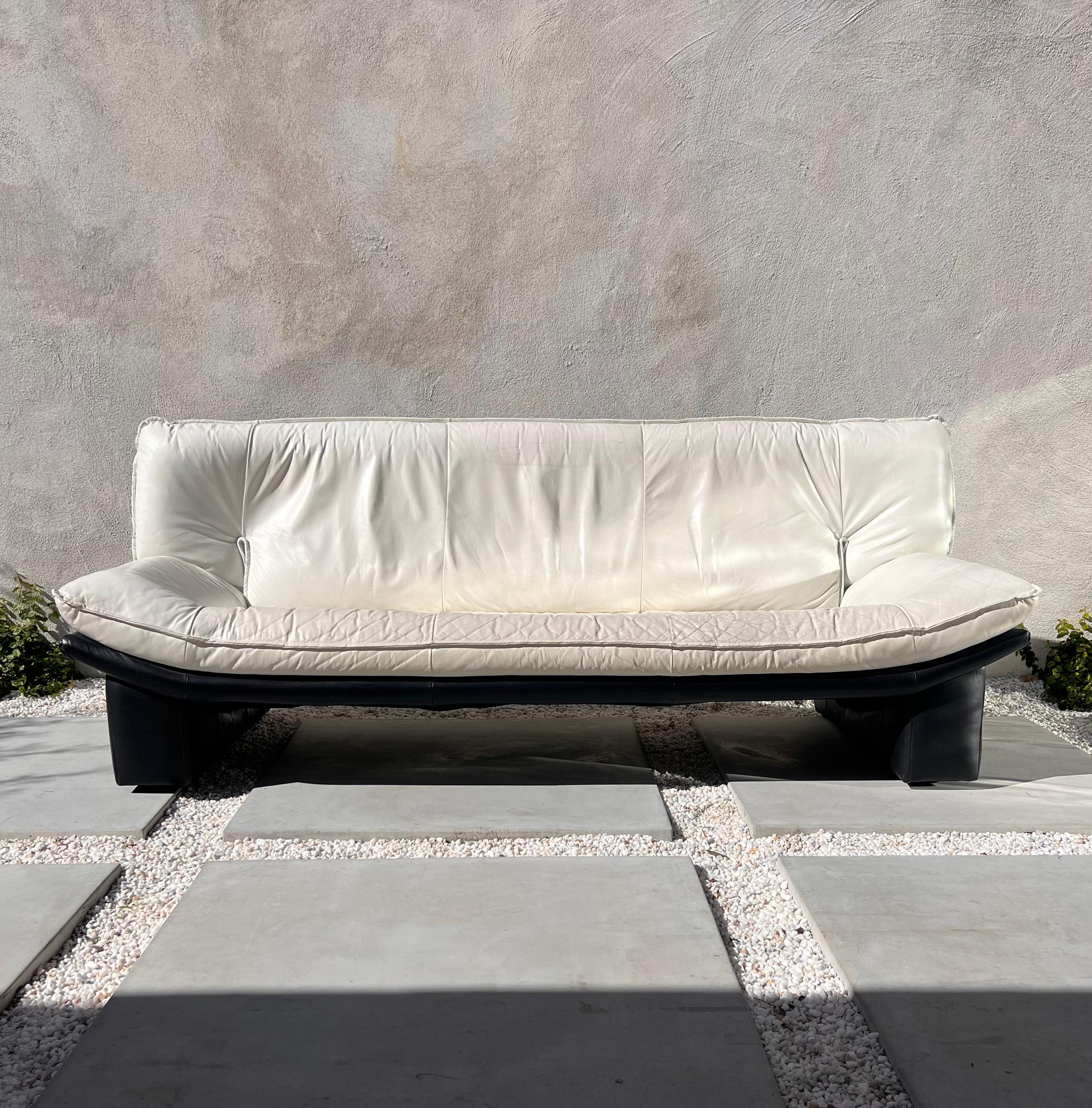 Vintage Italian Leather Postmodern Sofa by Nicoletti Salotti, circa 1980 12