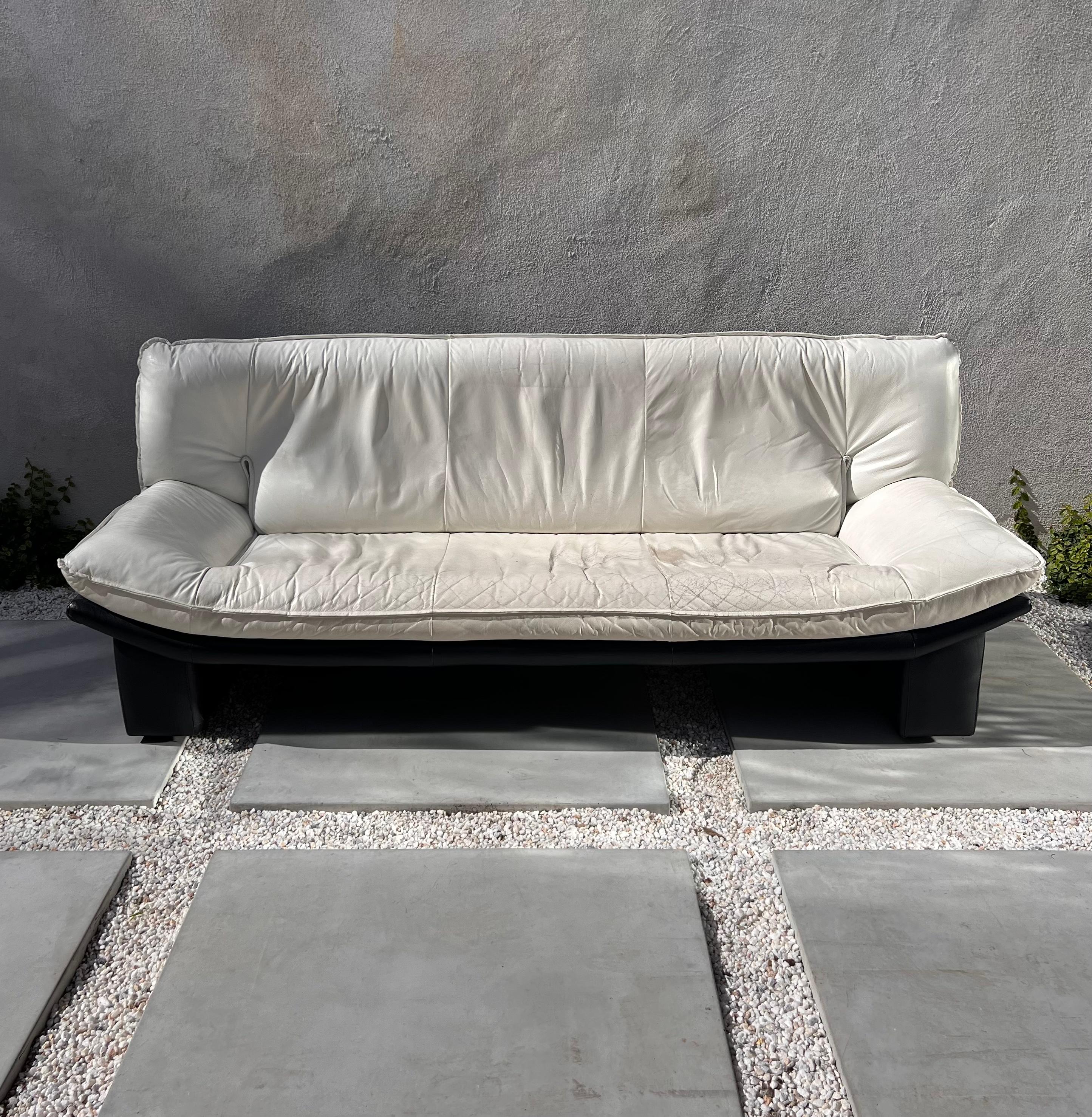 nicoletti salotti loveseat