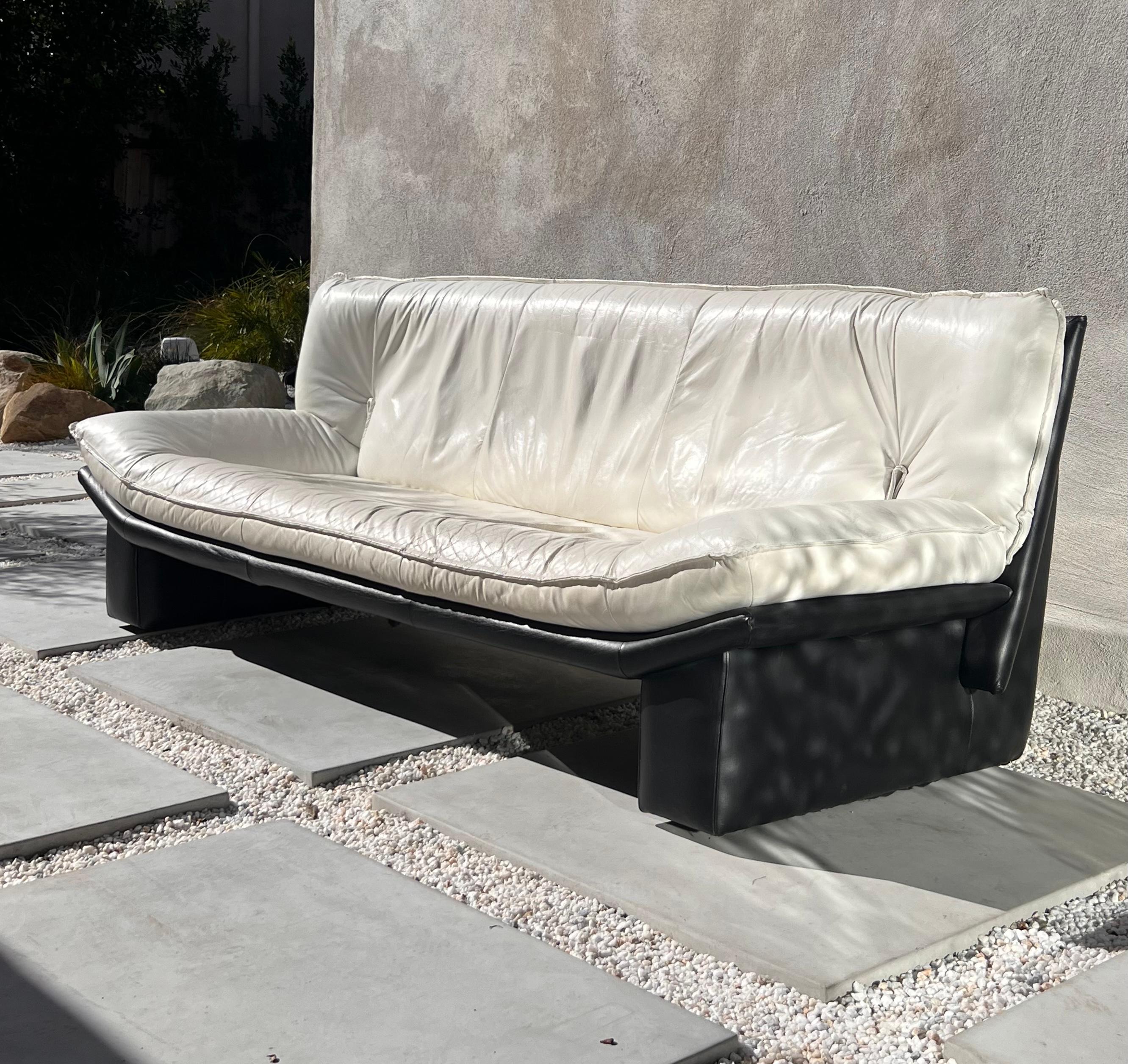 Post-Modern Vintage Italian Leather Postmodern Sofa by Nicoletti Salotti, circa 1980