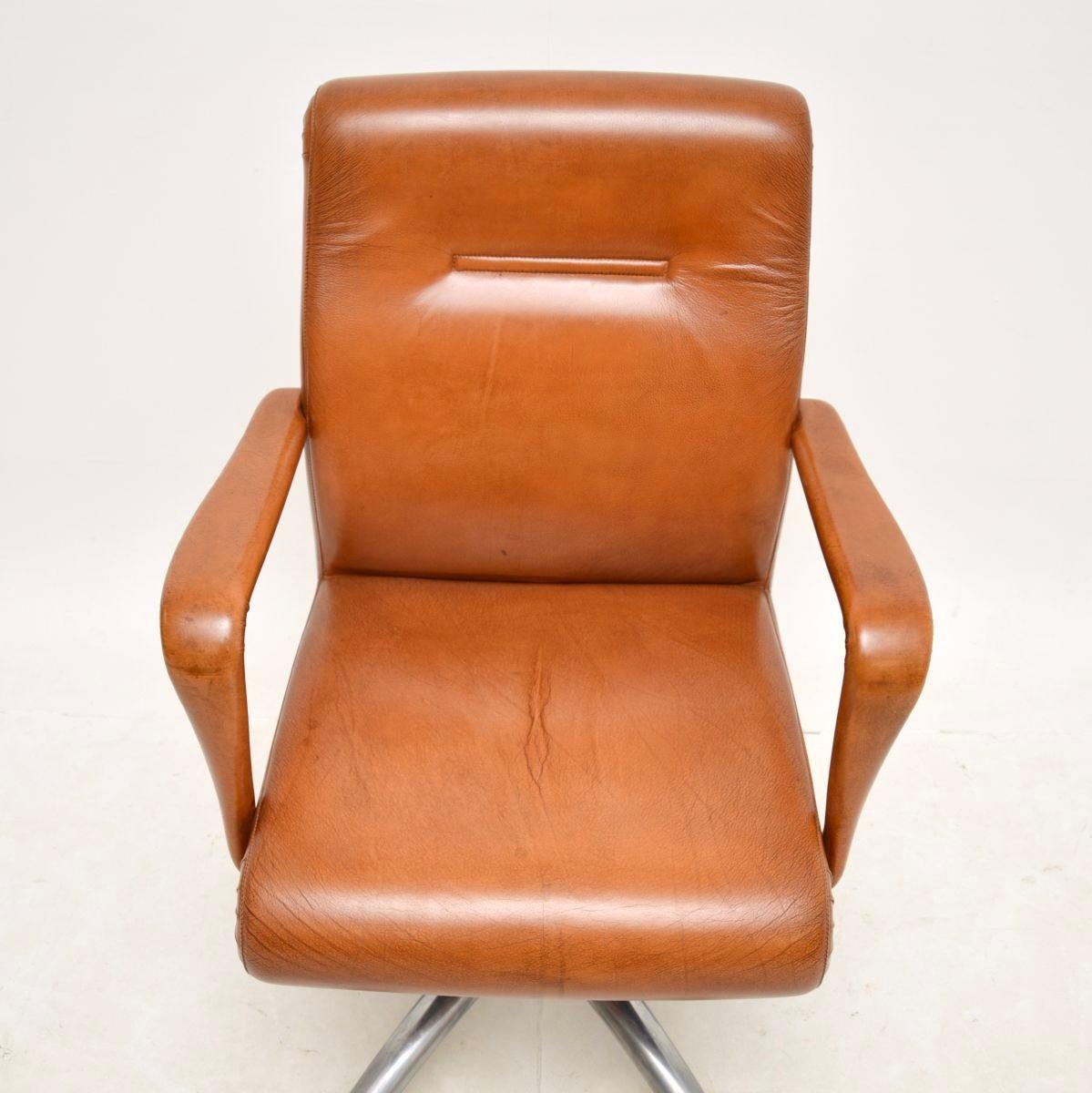Mid-Century Modern Vintage Italian Leather Swivel Desk Chair by Poltrona Frau For Sale