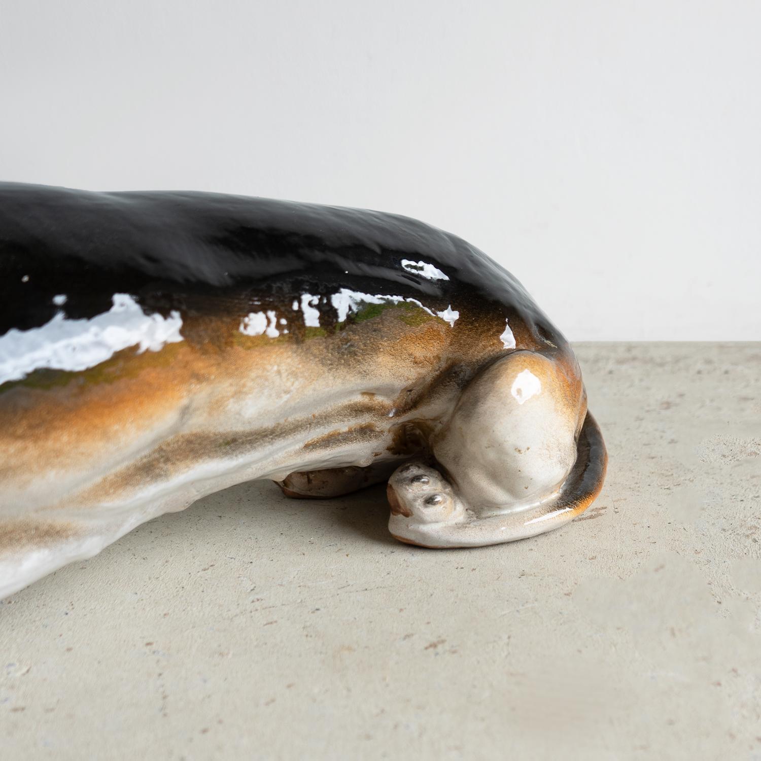 Scultura a grandezza naturale di bassotto in ceramica italiana, 1960 Mid Century Sausage Dog in vendita 1