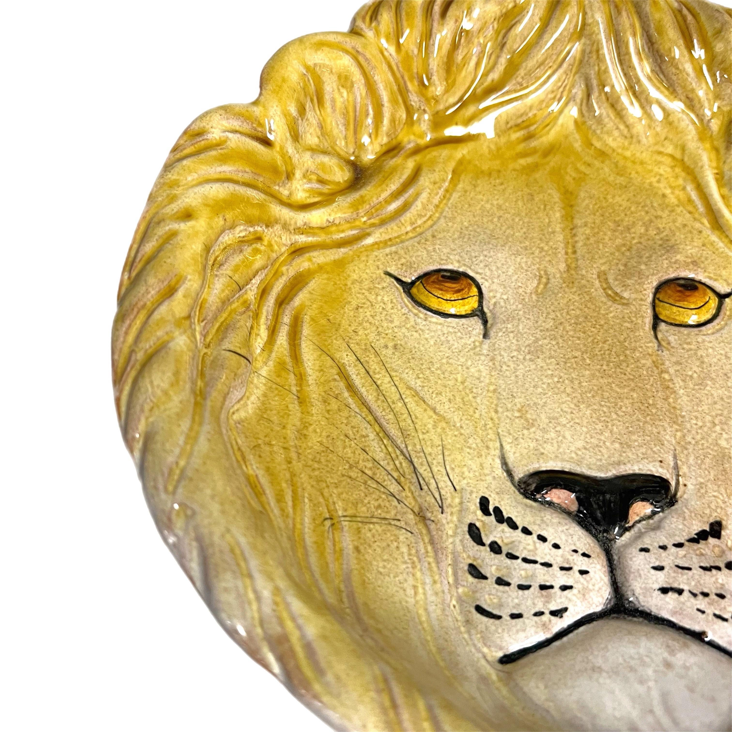 Vintage Italian Lion Head Wall Plate In Good Condition For Sale In Charleston, SC