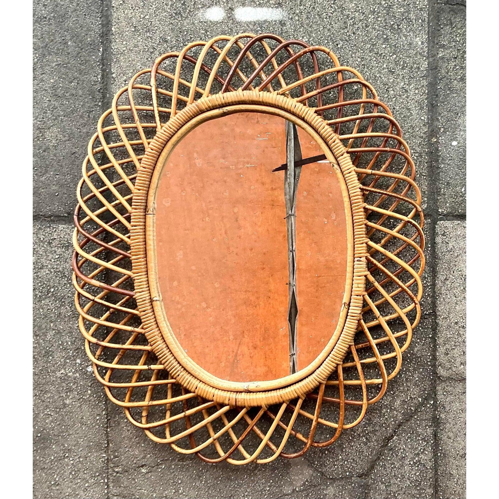 Mid-Century moderno Specchio vintage in rattan Looping italiano dopo Albini in vendita