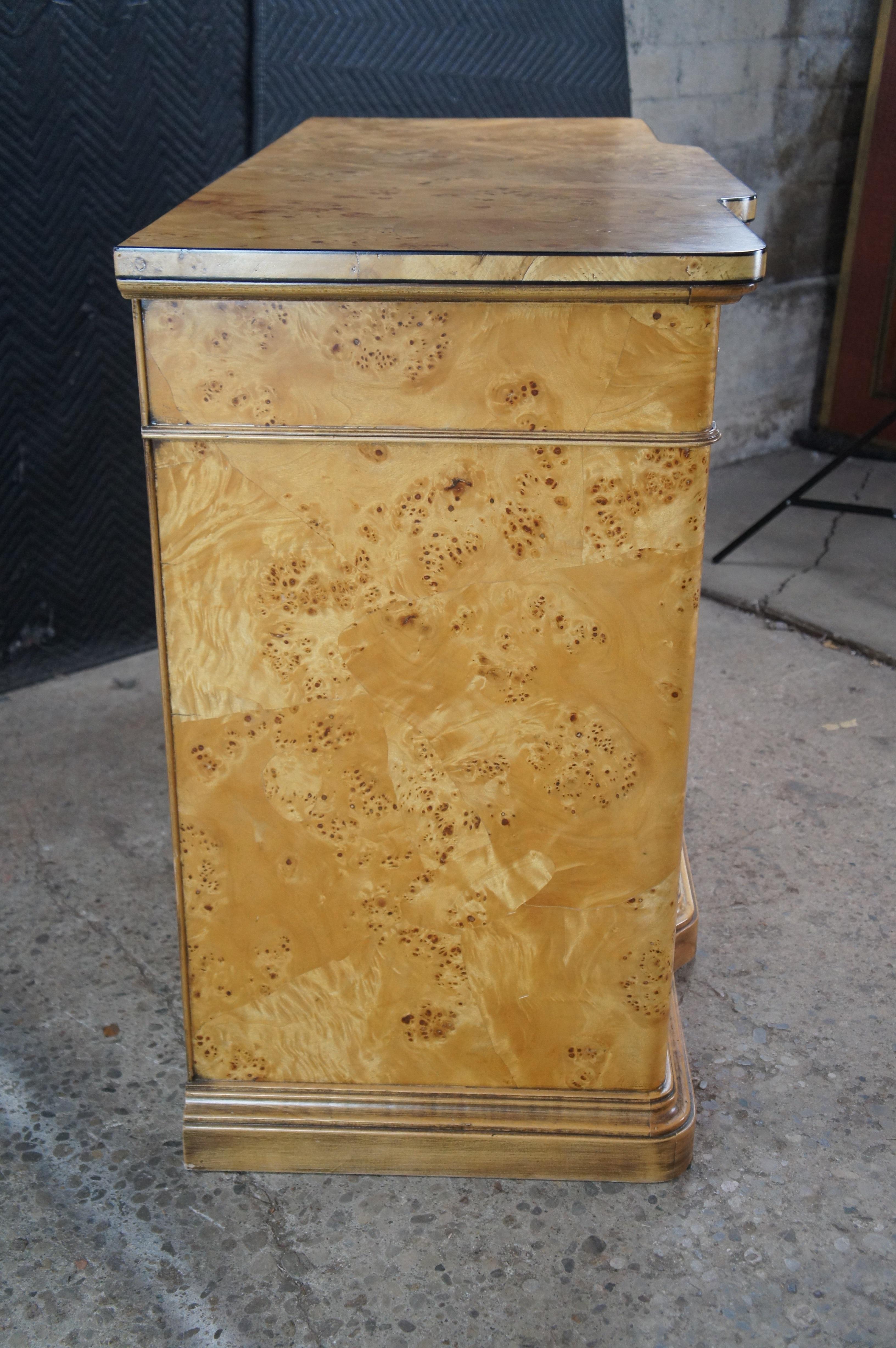 Vintage Italian Louis XVI Style Birdseye Maple Commode Chest of Drawers Console For Sale 7