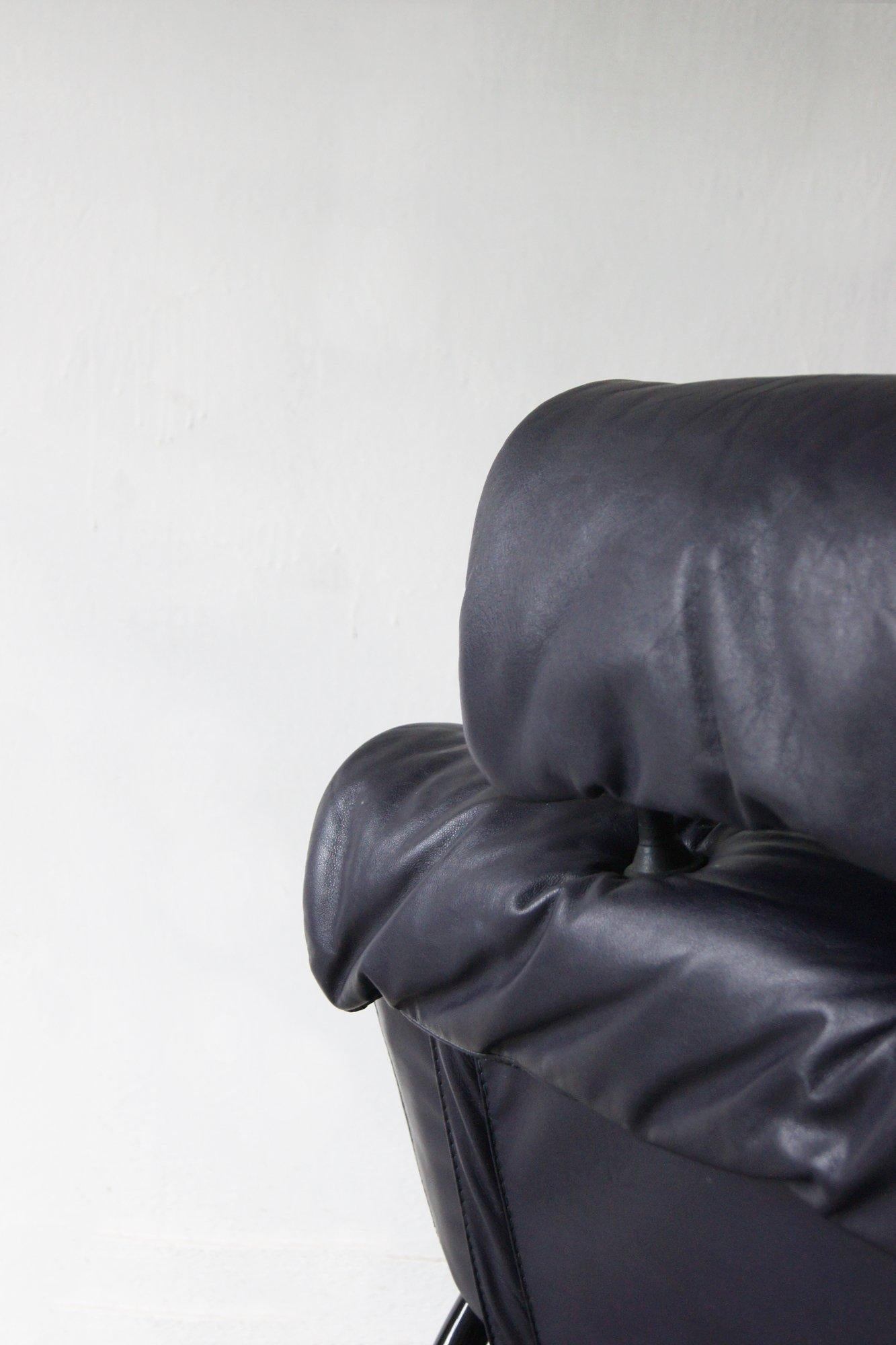 Sedia da salotto italiana vintage in pelle in vendita 2