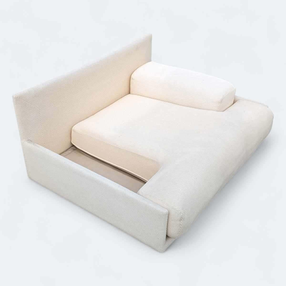 Mid-Century Modern Vintage Italian Lounge Chair, Oversized, Mid Century, Modern, Minimalist, Comfy For Sale