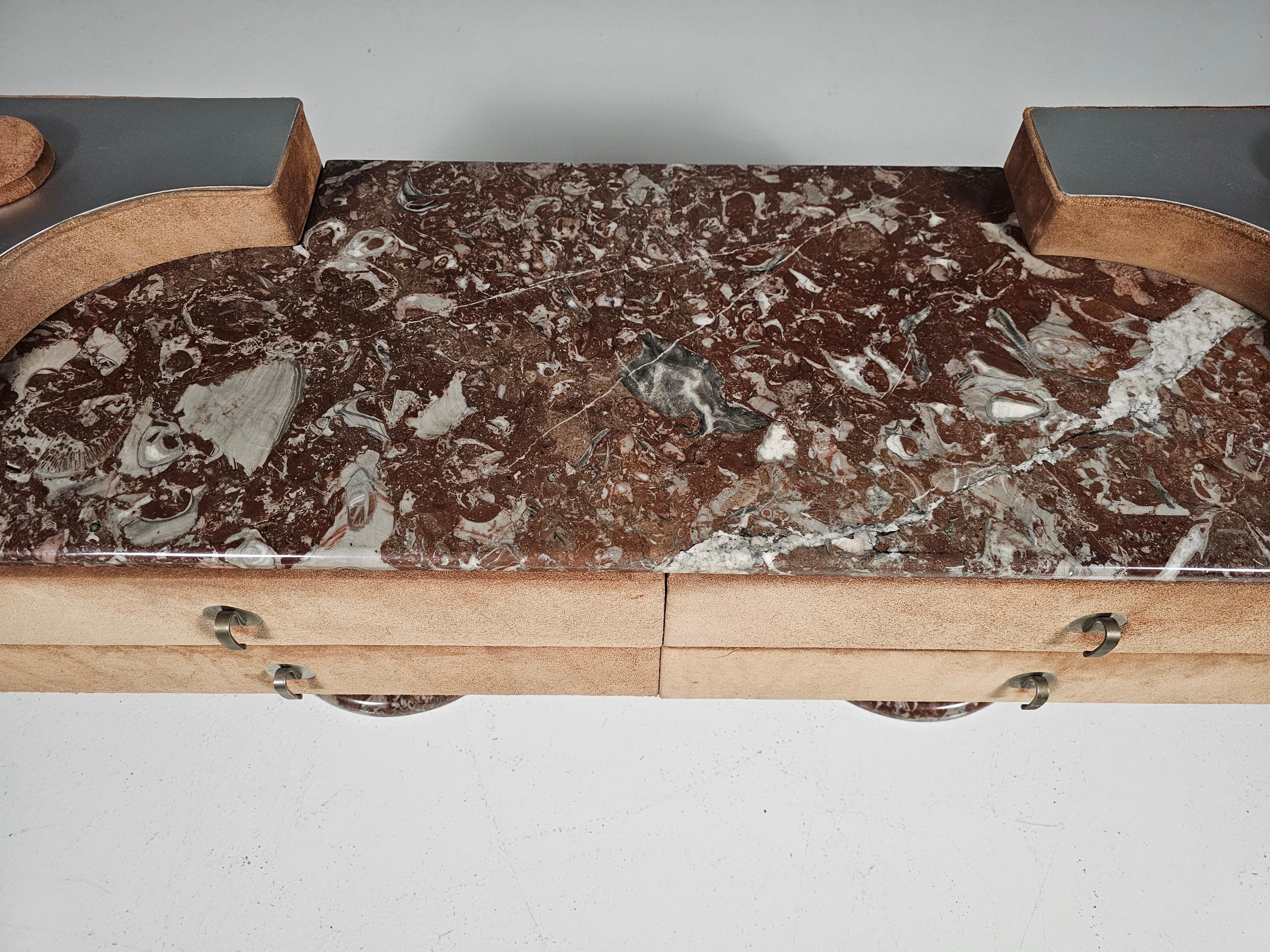 Vintage Italian lowboard made from red marble, suède & steel, 1970s en venta 4