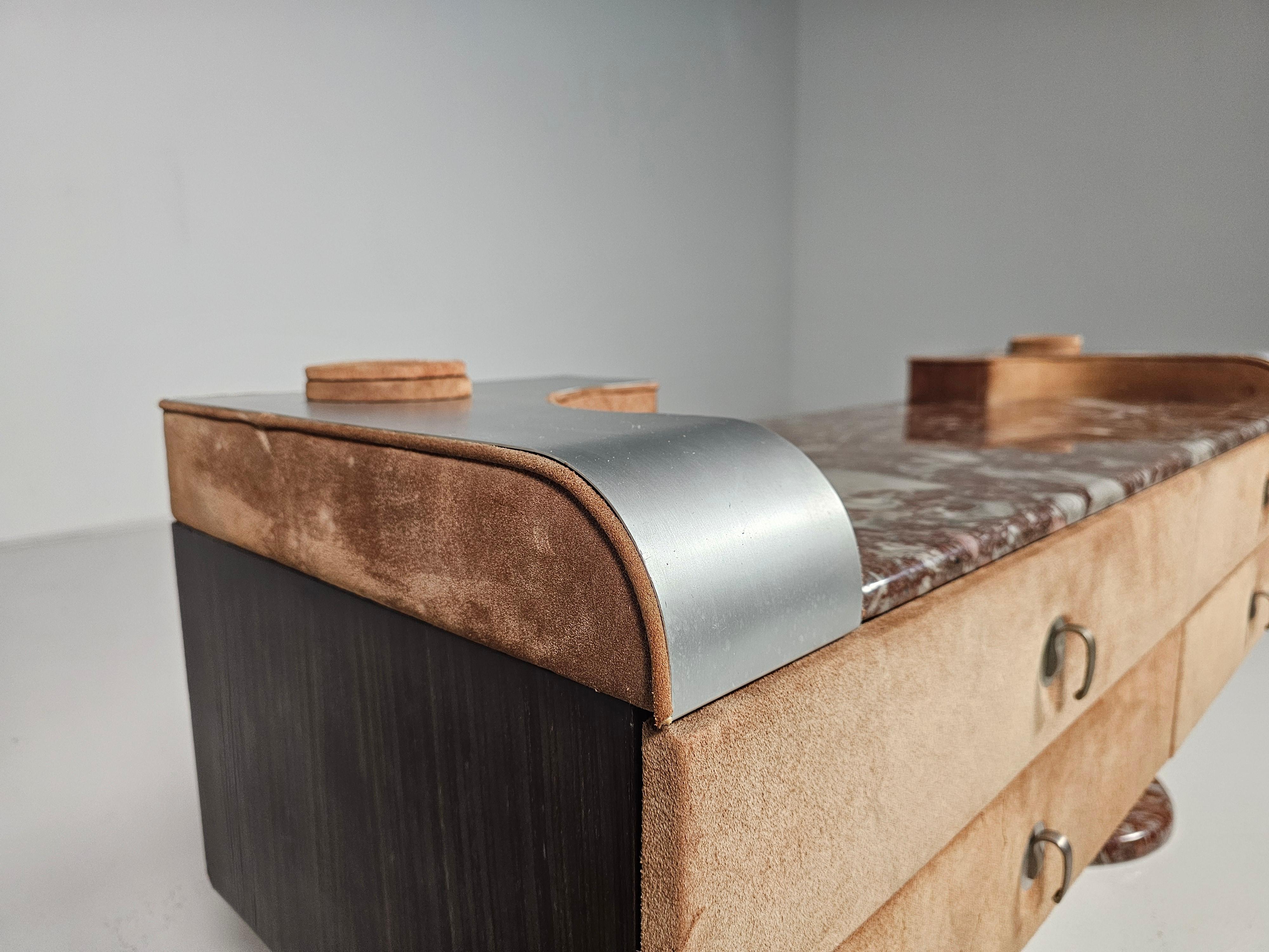 Vintage Italian lowboard made from red marble, suède & steel, 1970s en venta 5
