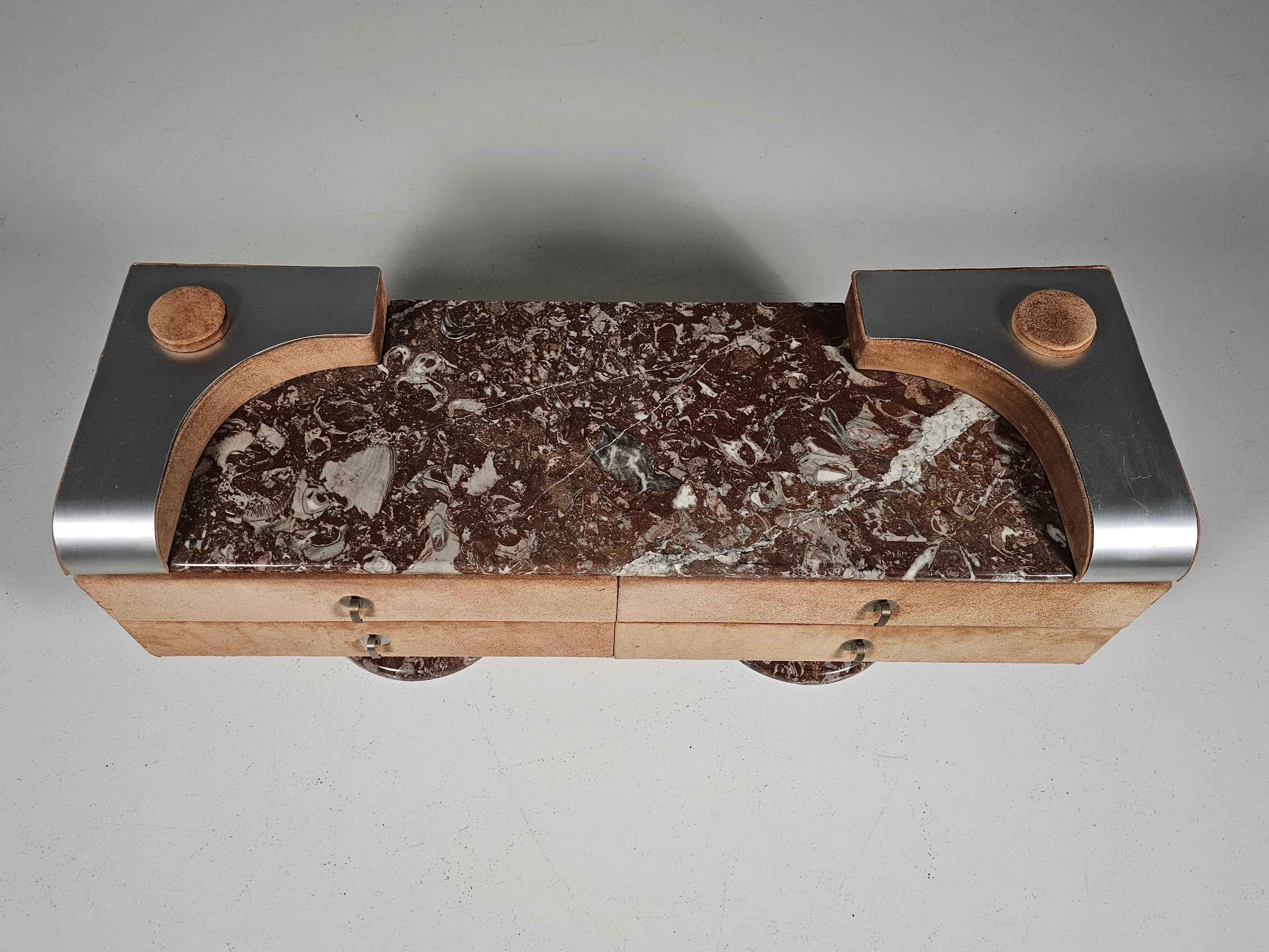 Vintage Italian lowboard made from red marble, suède & steel, 1970s Moderno de mediados de siglo en venta