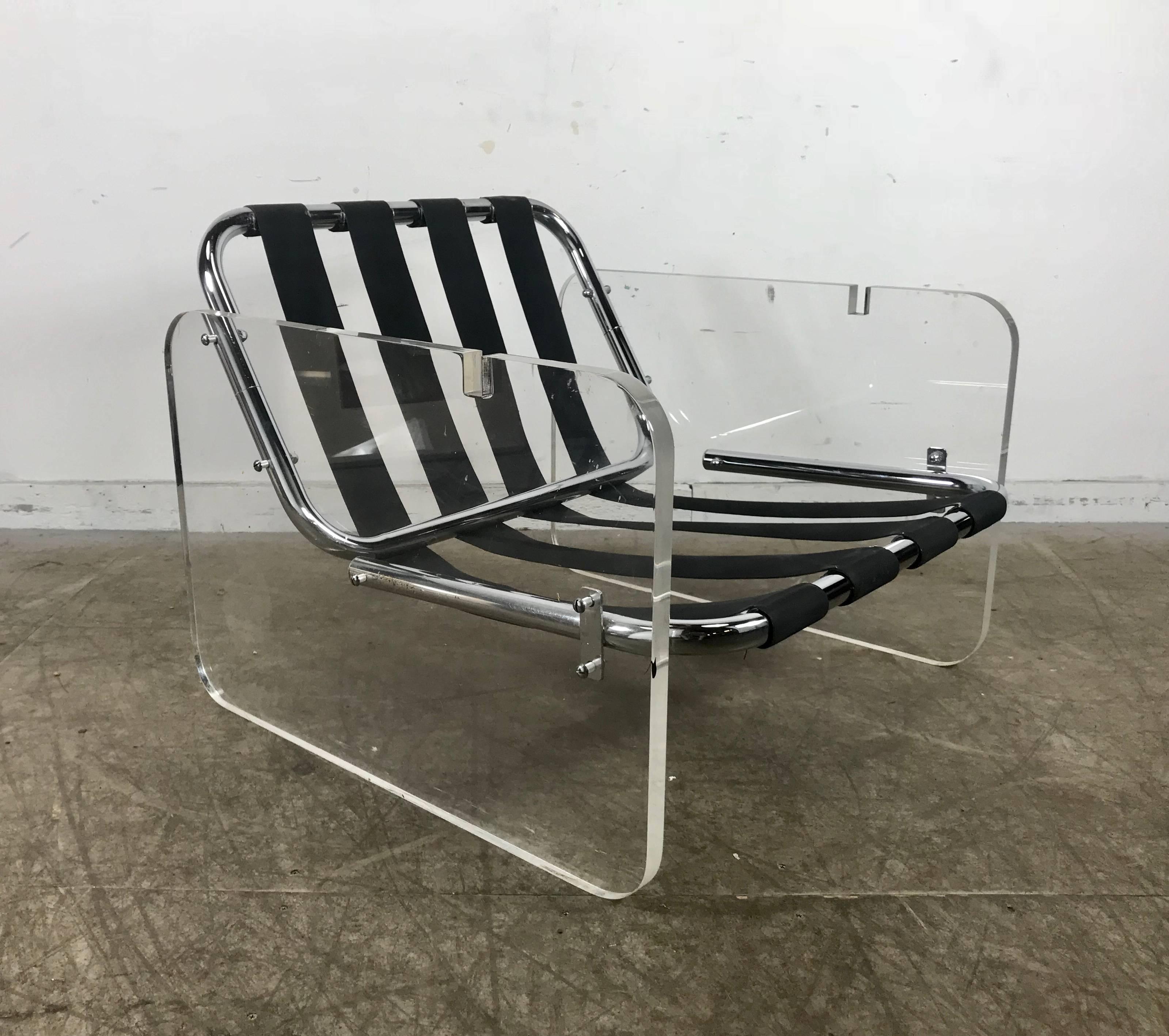 Late 20th Century Vintage Italian Lucite Slab Sided Lounge Chair after Milo Baughman