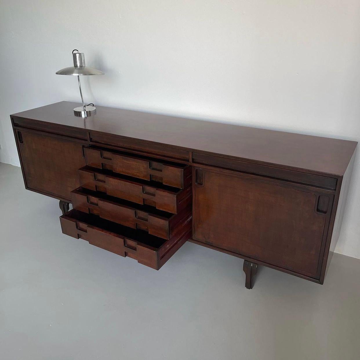 Vintage Italian Made Large Solid Wood Sideboard by Luciano Magri for Saporiti In Good Condition In Milan, IT
