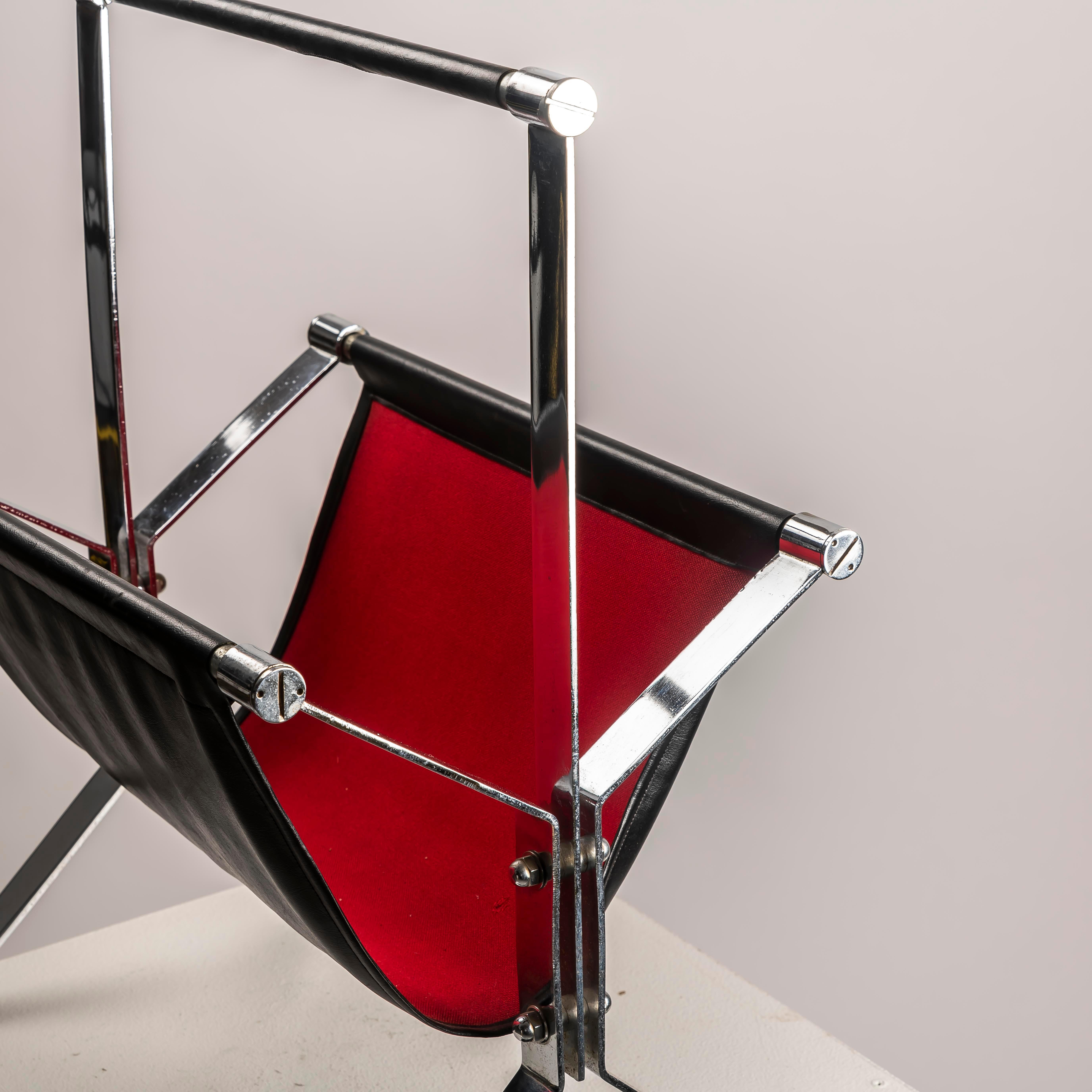 Italian Vintage italian Magazine Rack designed by Alessandro Albrizzi, Italy 1970s For Sale