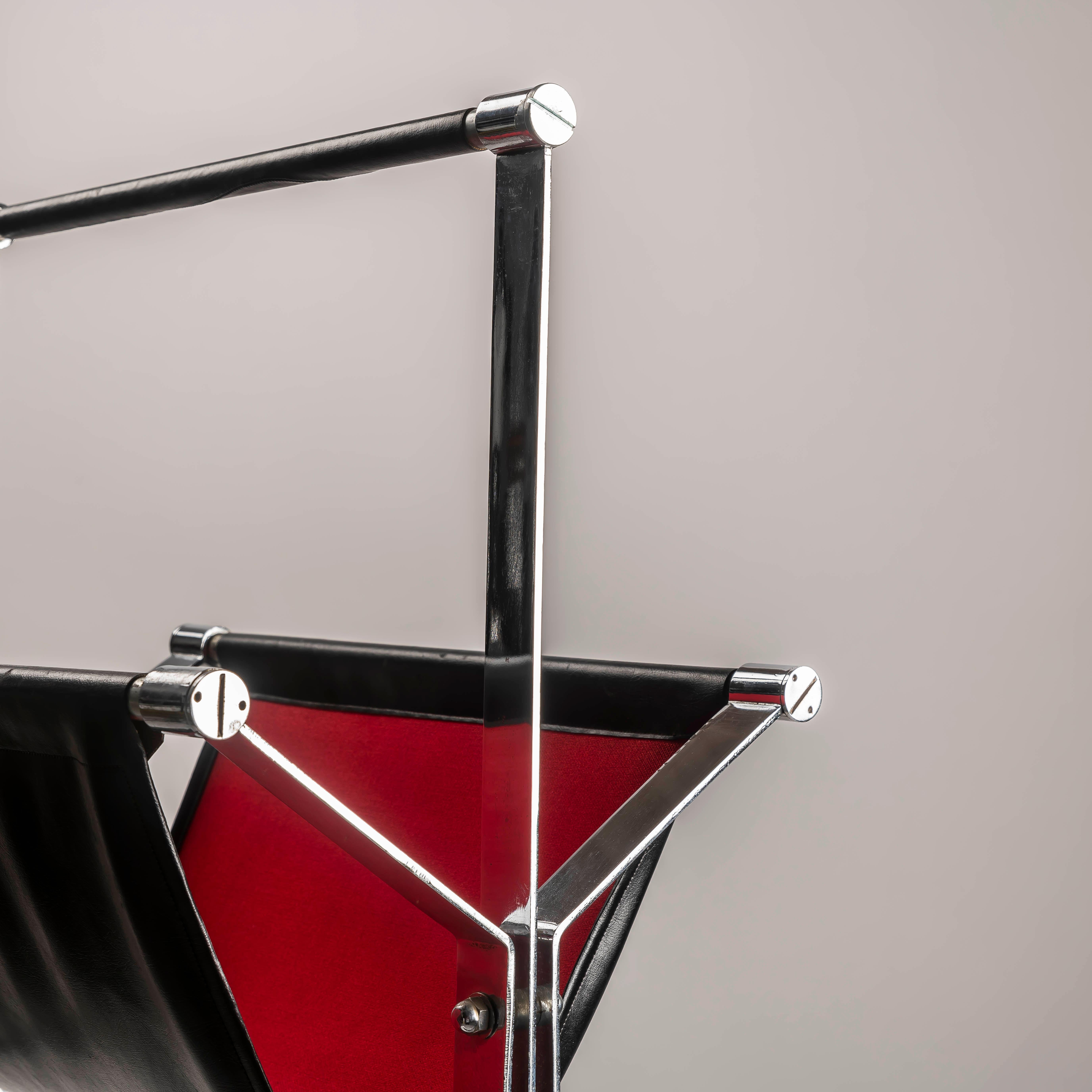 Late 20th Century Vintage italian Magazine Rack designed by Alessandro Albrizzi, Italy 1970s For Sale