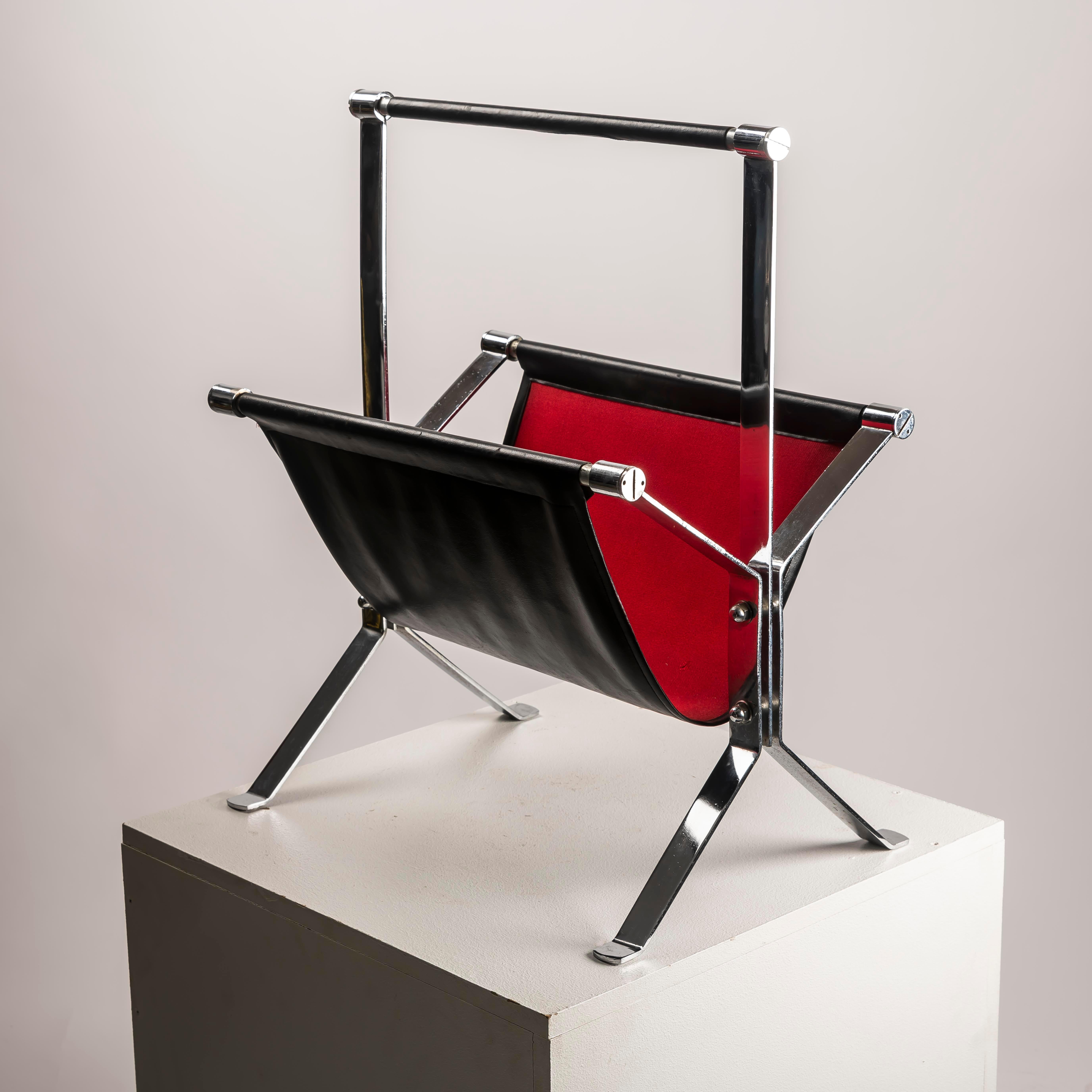 Leather Vintage italian Magazine Rack designed by Alessandro Albrizzi, Italy 1970s For Sale