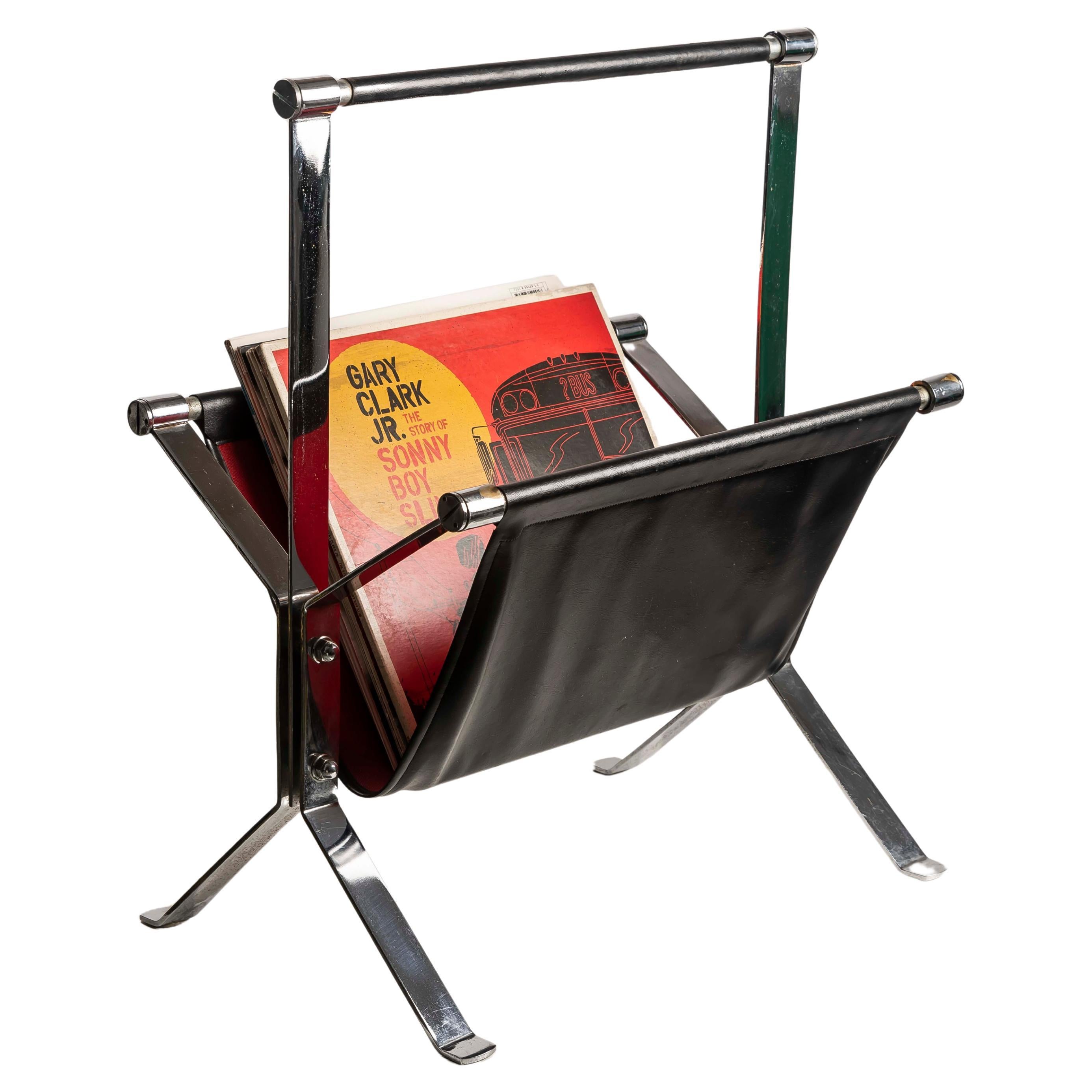 Vintage italian Magazine Rack designed by Alessandro Albrizzi, Italy 1970s For Sale