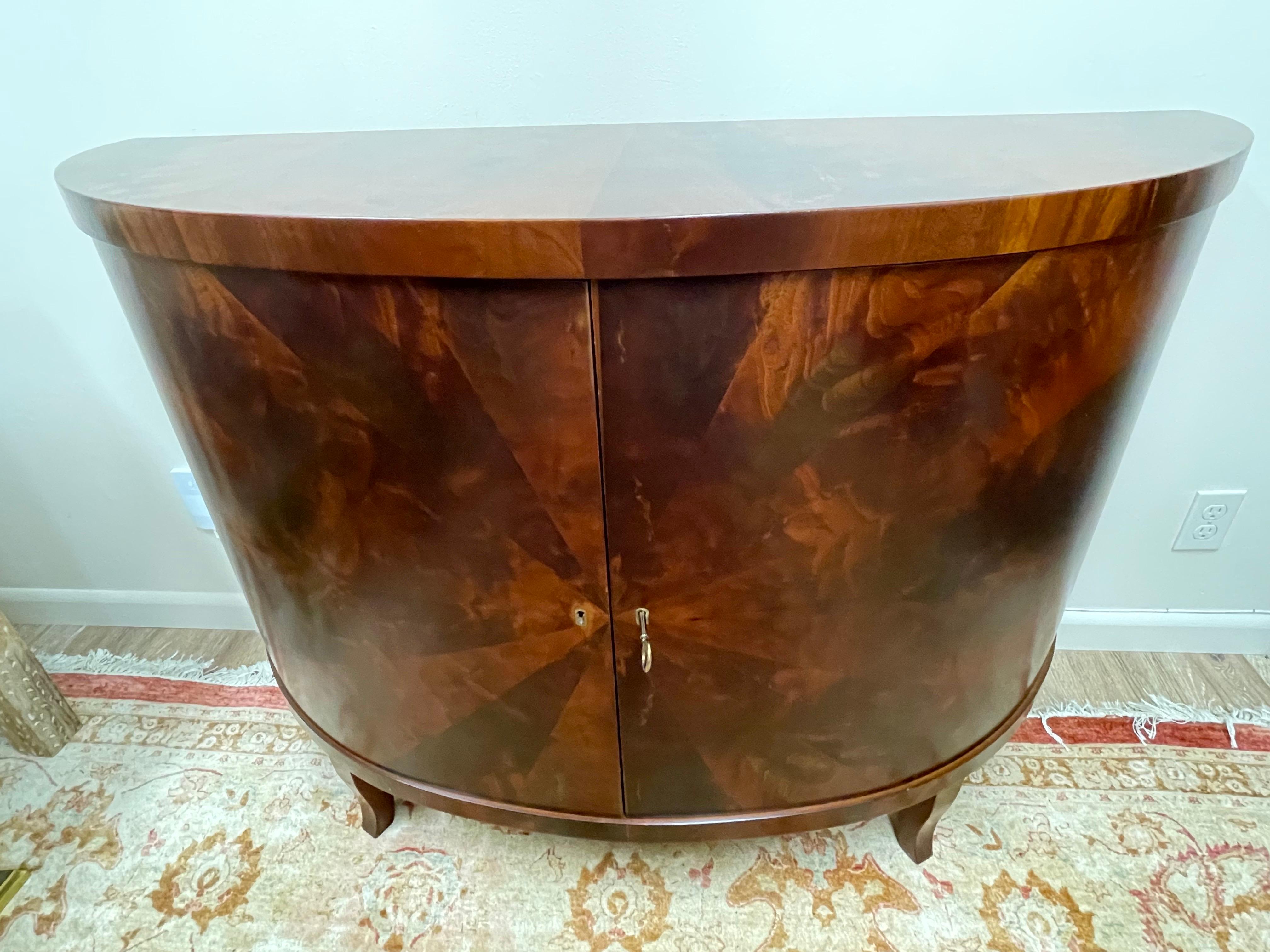 Armadio Demi Lune in mogano italiano d'epoca in vendita 4