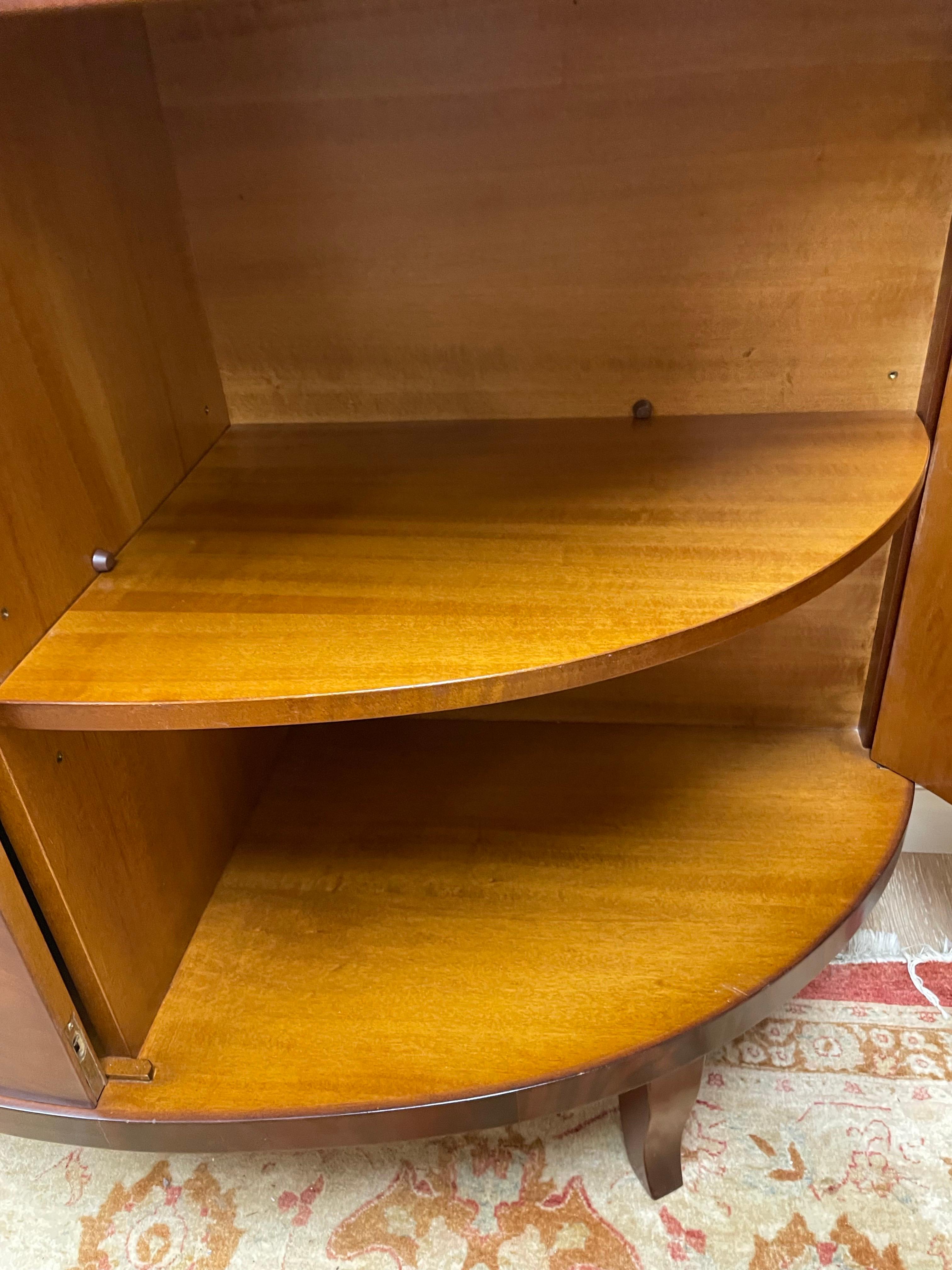 XX secolo Armadio Demi Lune in mogano italiano d'epoca in vendita