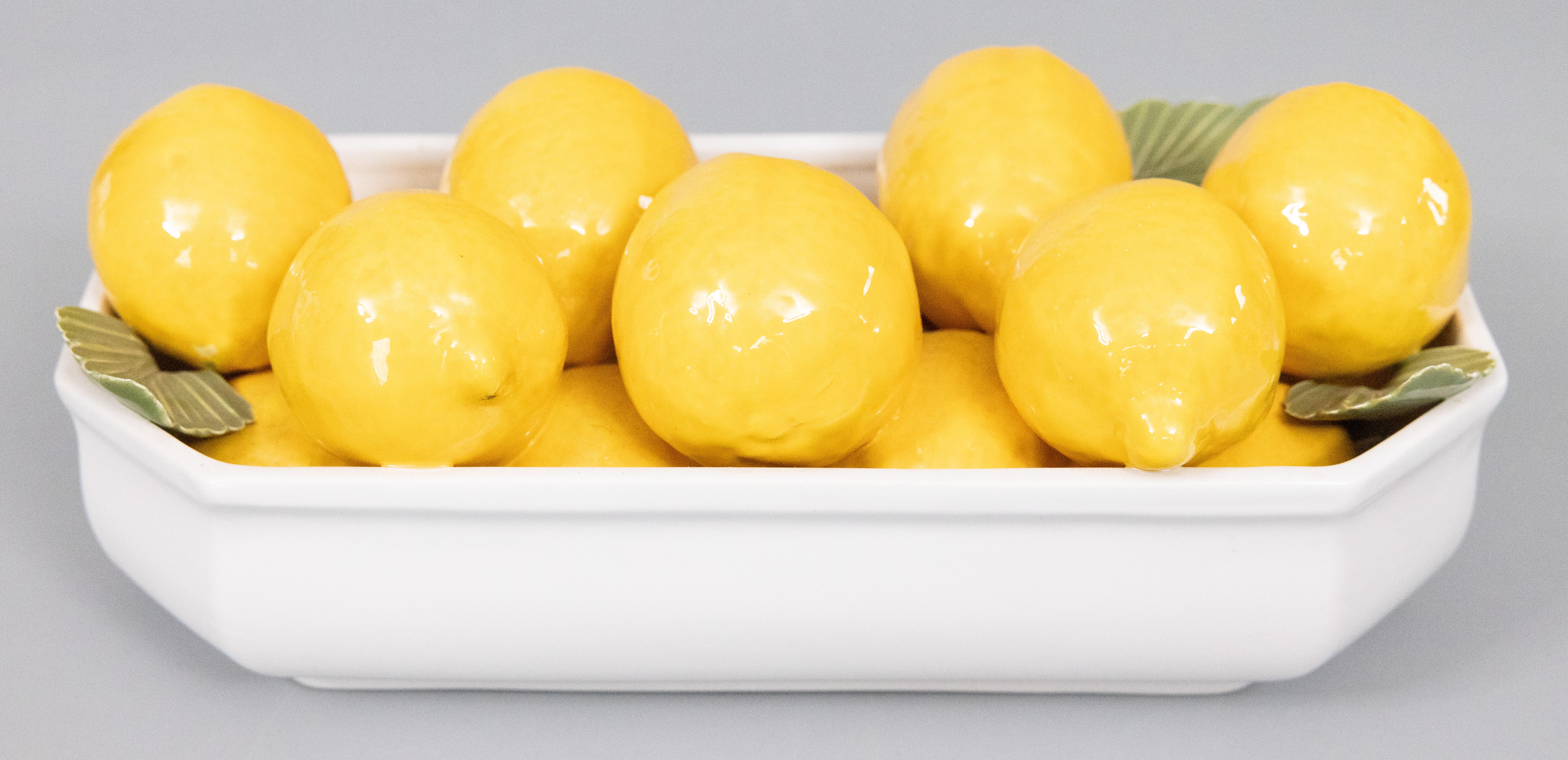 Centro de mesa de mayólica italiana vintage con limones en venta 2