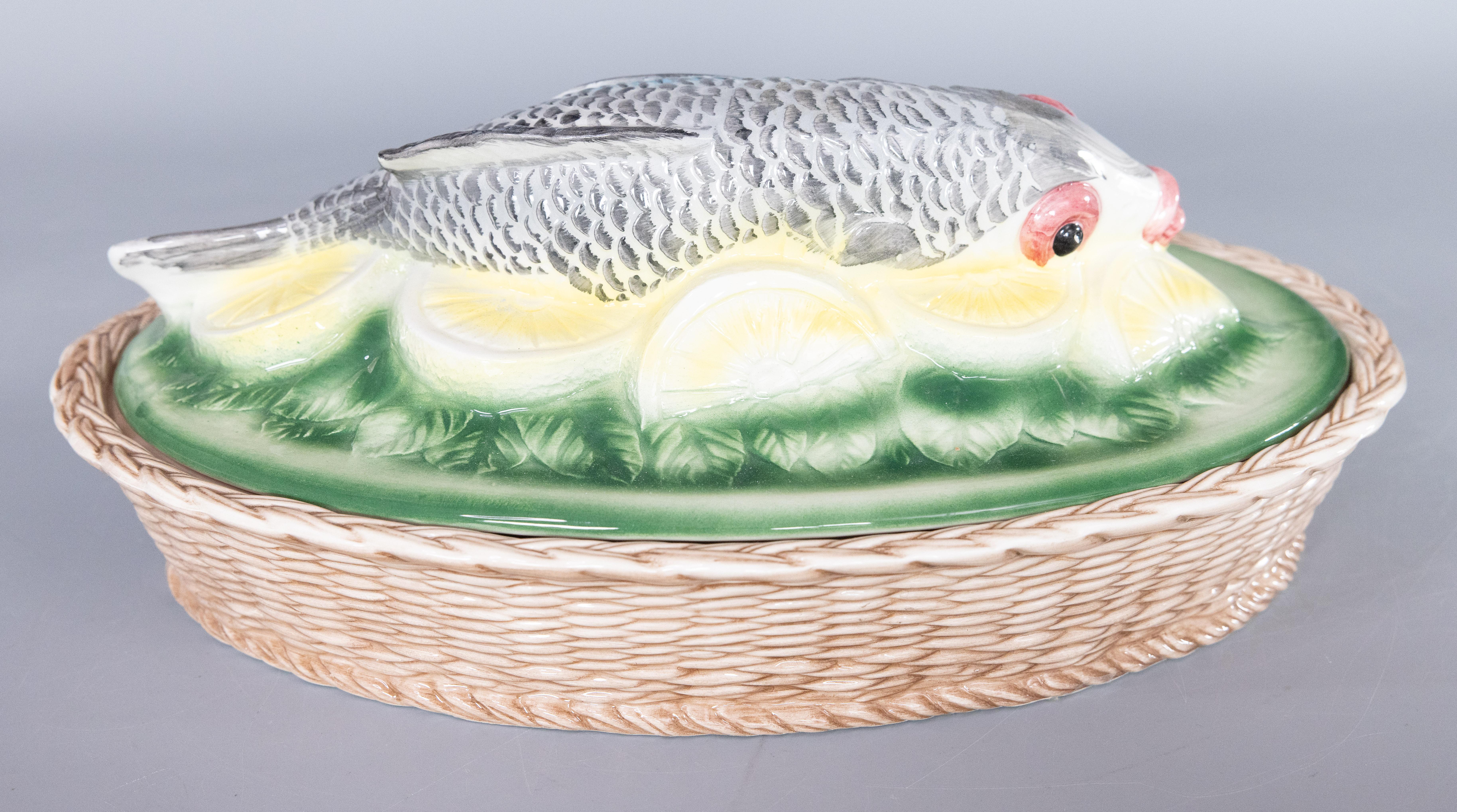 Vintage Italienisch Majolika Fisch Deckel Terrine Gericht Tafelaufsatz (Moderne der Mitte des Jahrhunderts) im Angebot