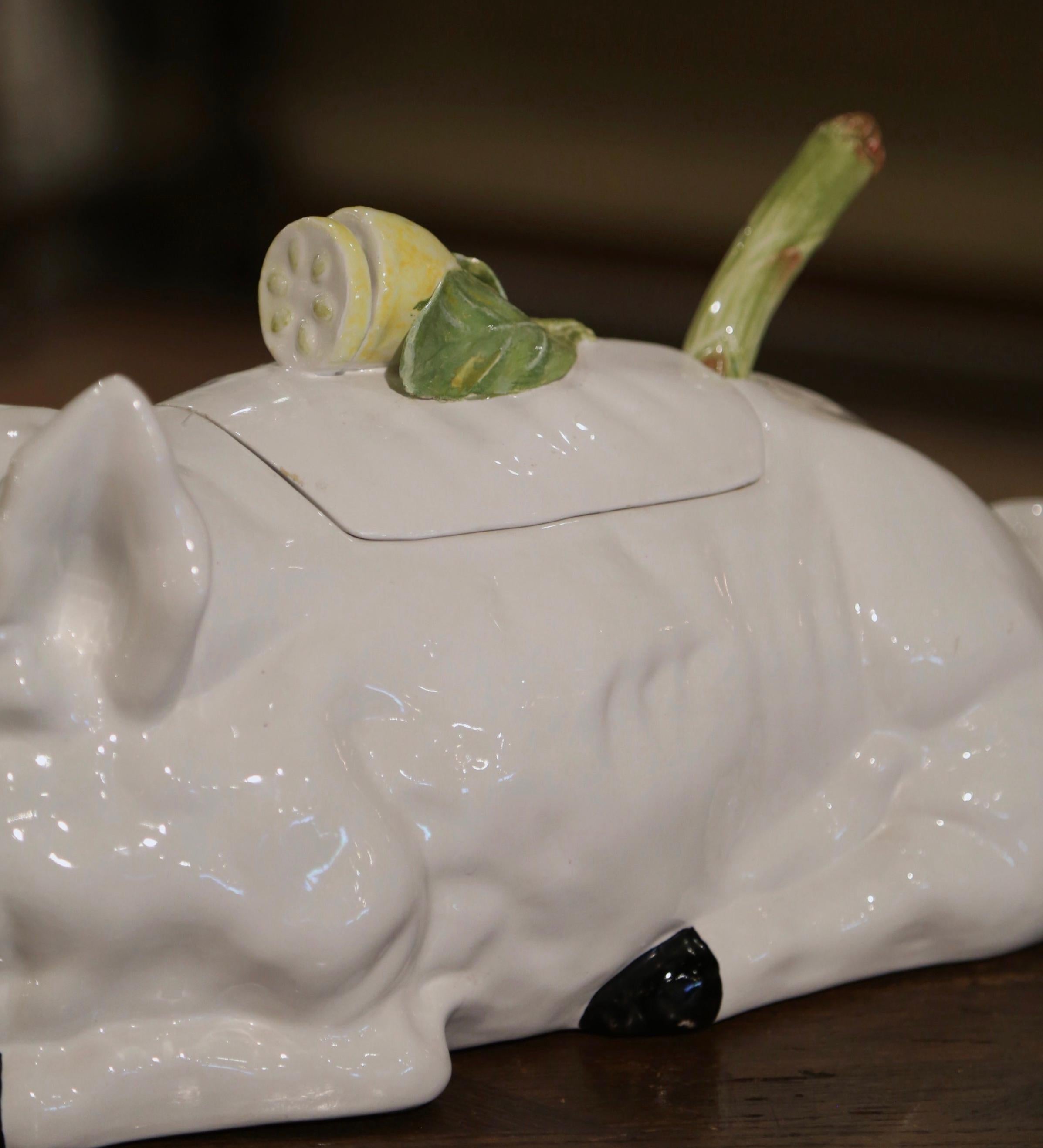 Vintage Italian Majolica Porcelain Pig-Form Soup Tureen with Lid and Ladle In Excellent Condition For Sale In Dallas, TX