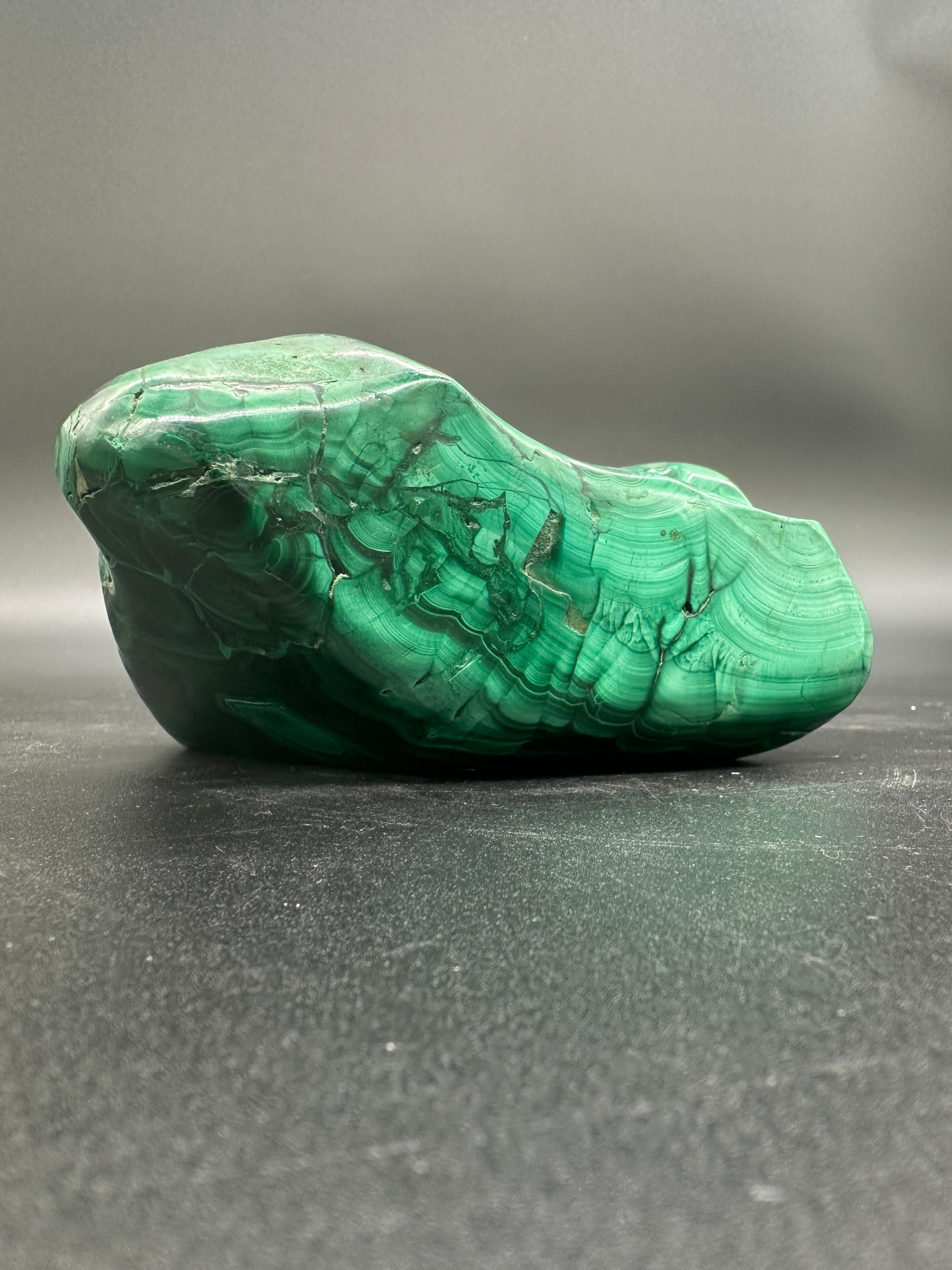 Italiano Posacenere italiano d'epoca in malachite 1980s in vendita