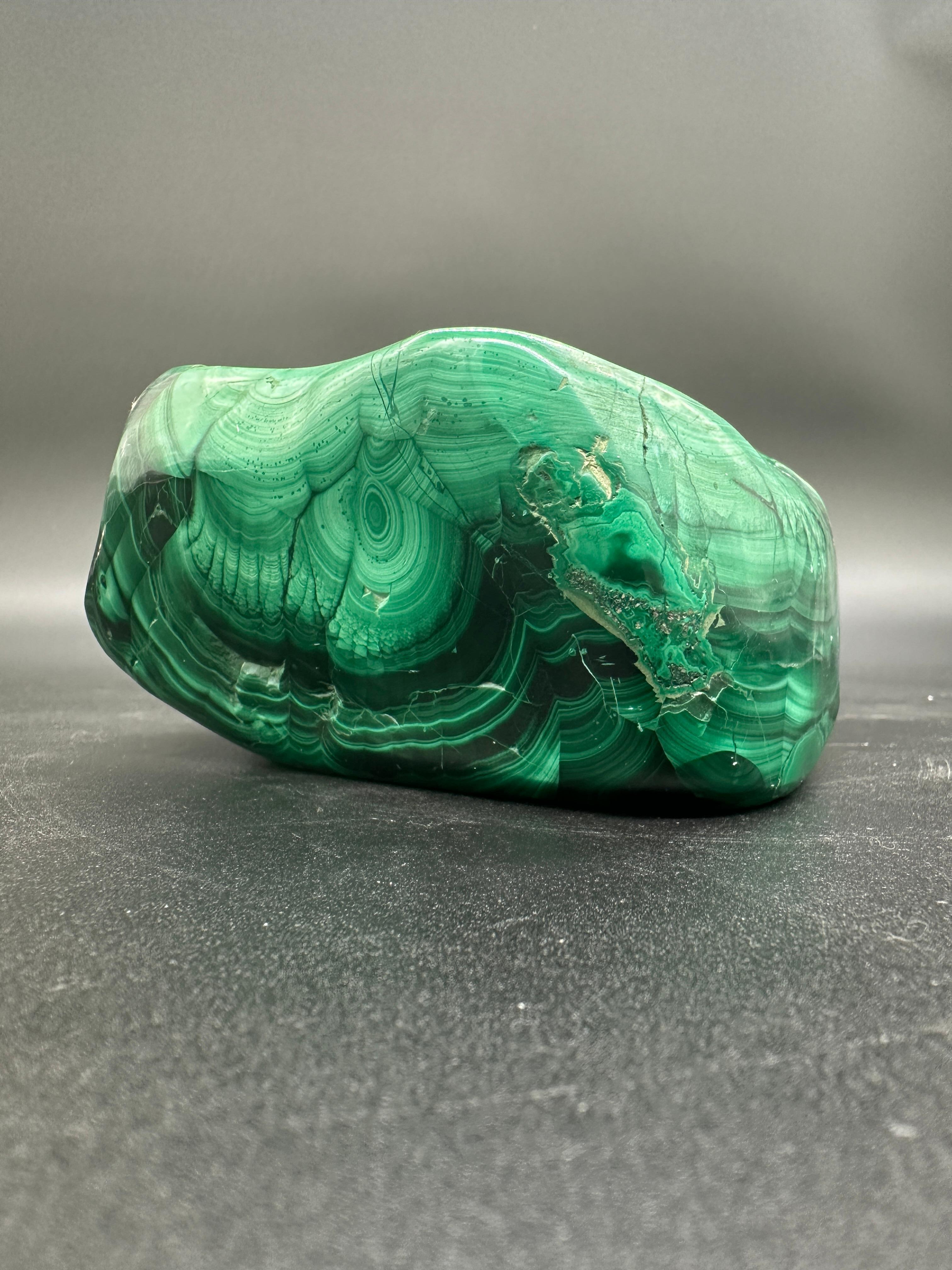 Posacenere italiano d'epoca in malachite 1980s In condizioni buone in vendita a Los Angeles, CA