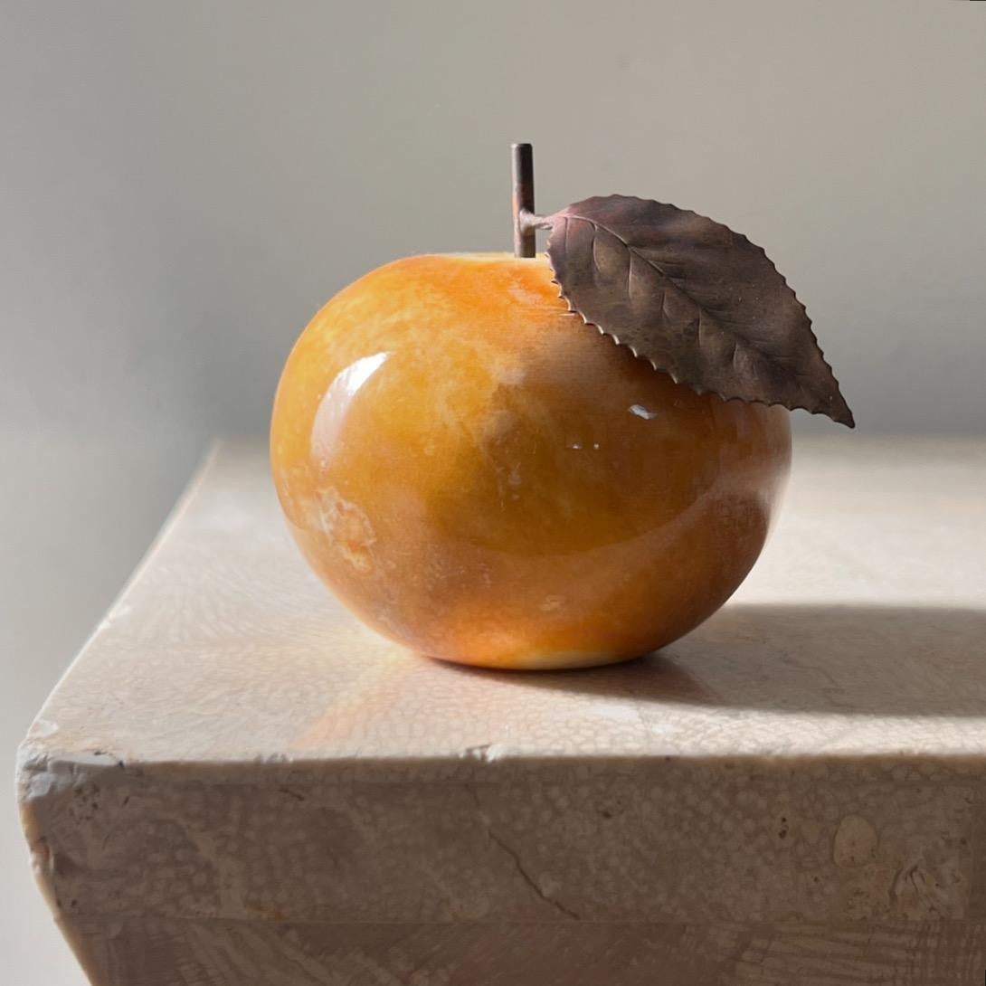 Vintage Italian marble alabaster apple with bronze leaf, by Ducceschi, 20th c In Good Condition For Sale In View Park, CA