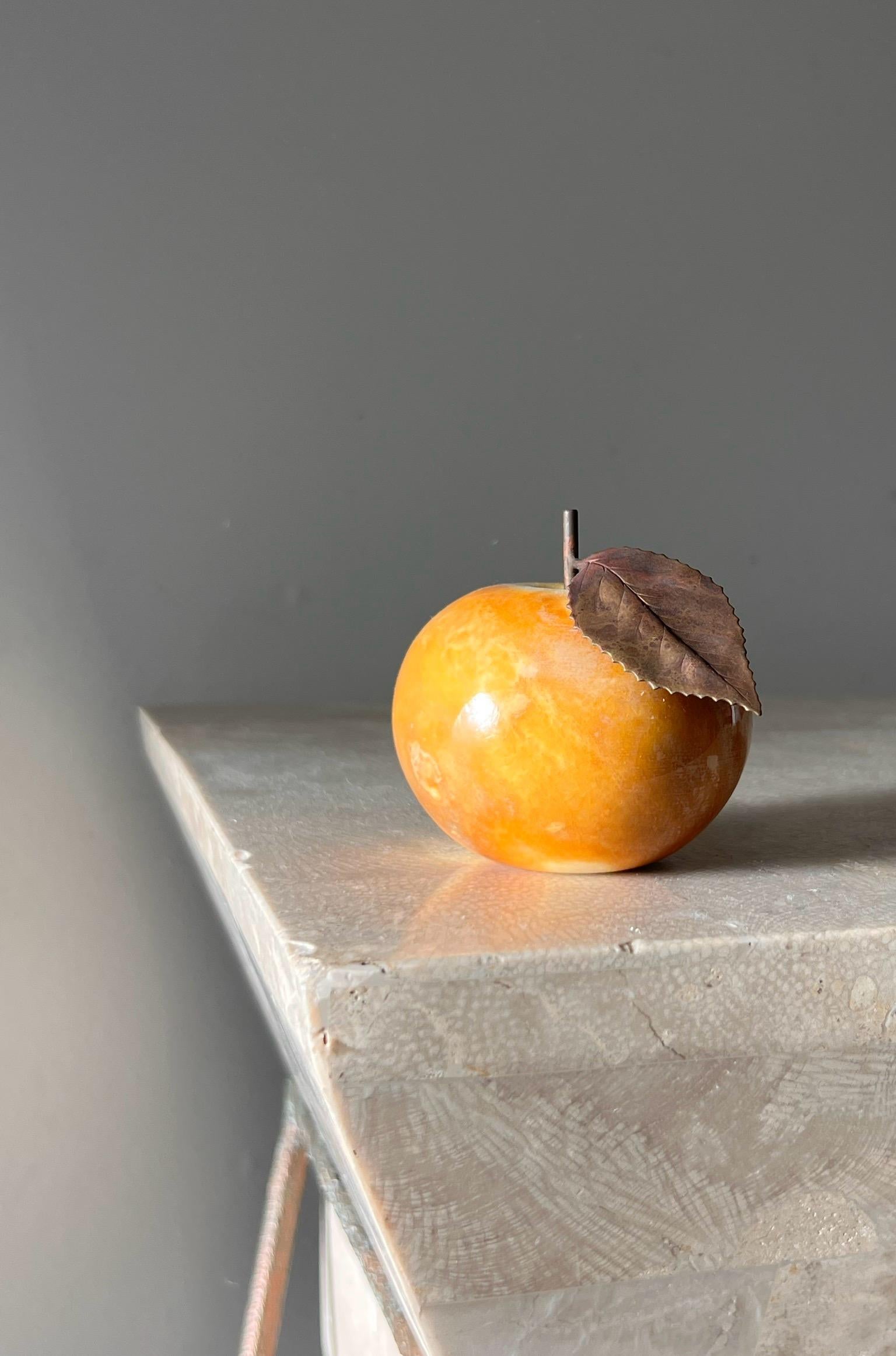 20th Century Vintage Italian marble alabaster apple with bronze leaf, by Ducceschi, 20th c For Sale