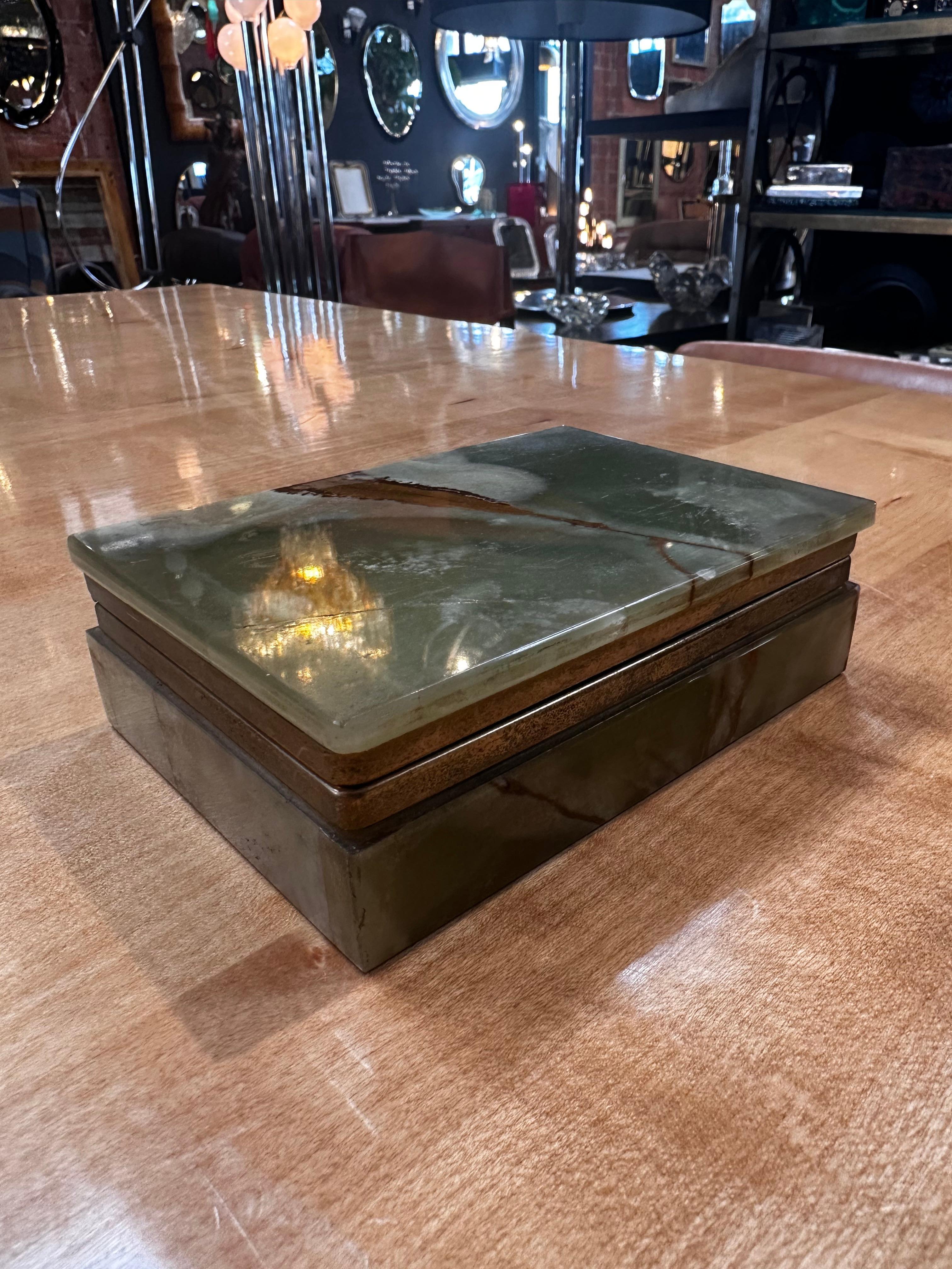 Vintage Italian Marble and Brass Decorative Box 1970s In Good Condition For Sale In Los Angeles, CA