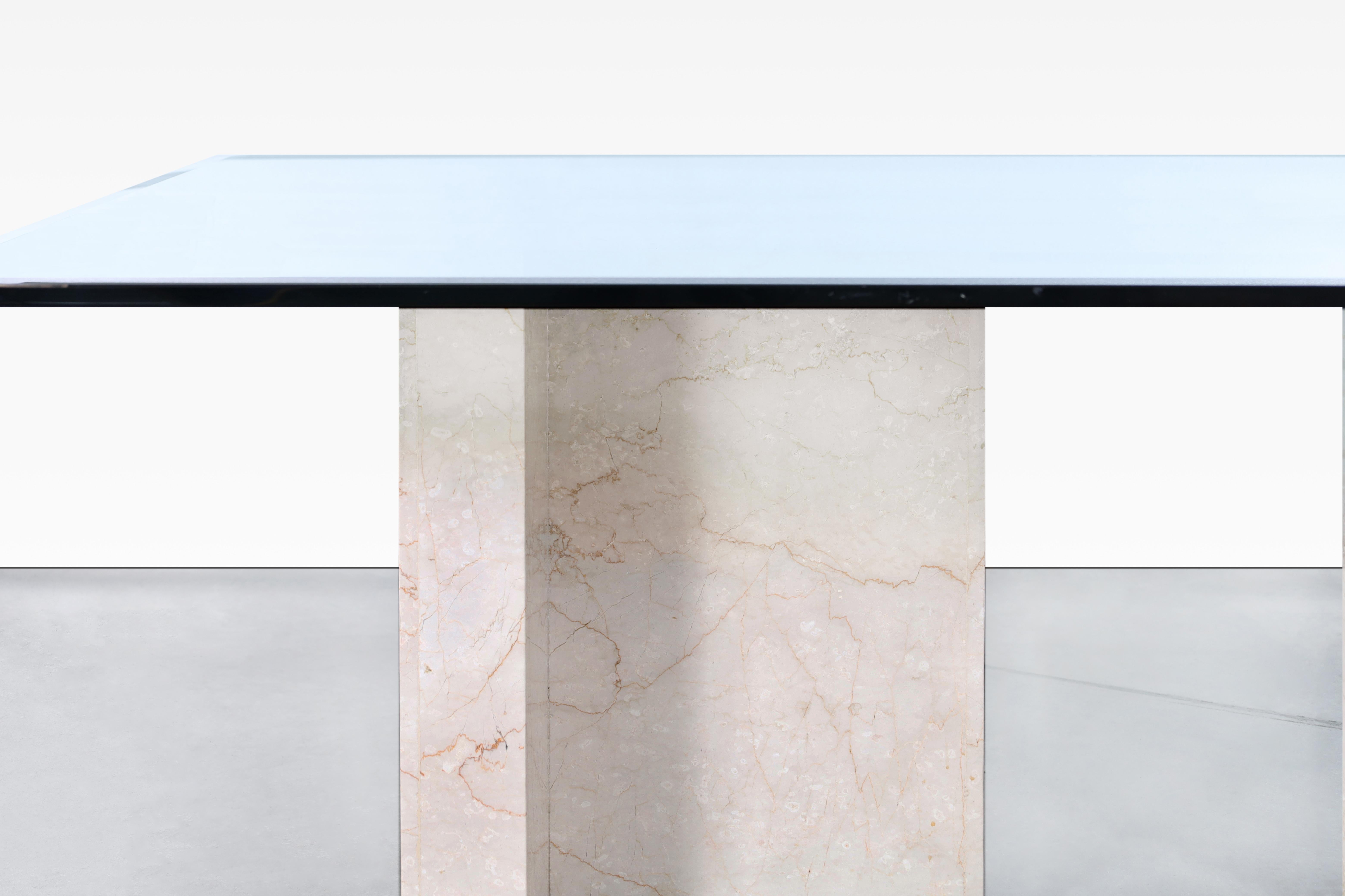 Mid-Century Modern Table à manger italienne vintage en marbre et verre en vente