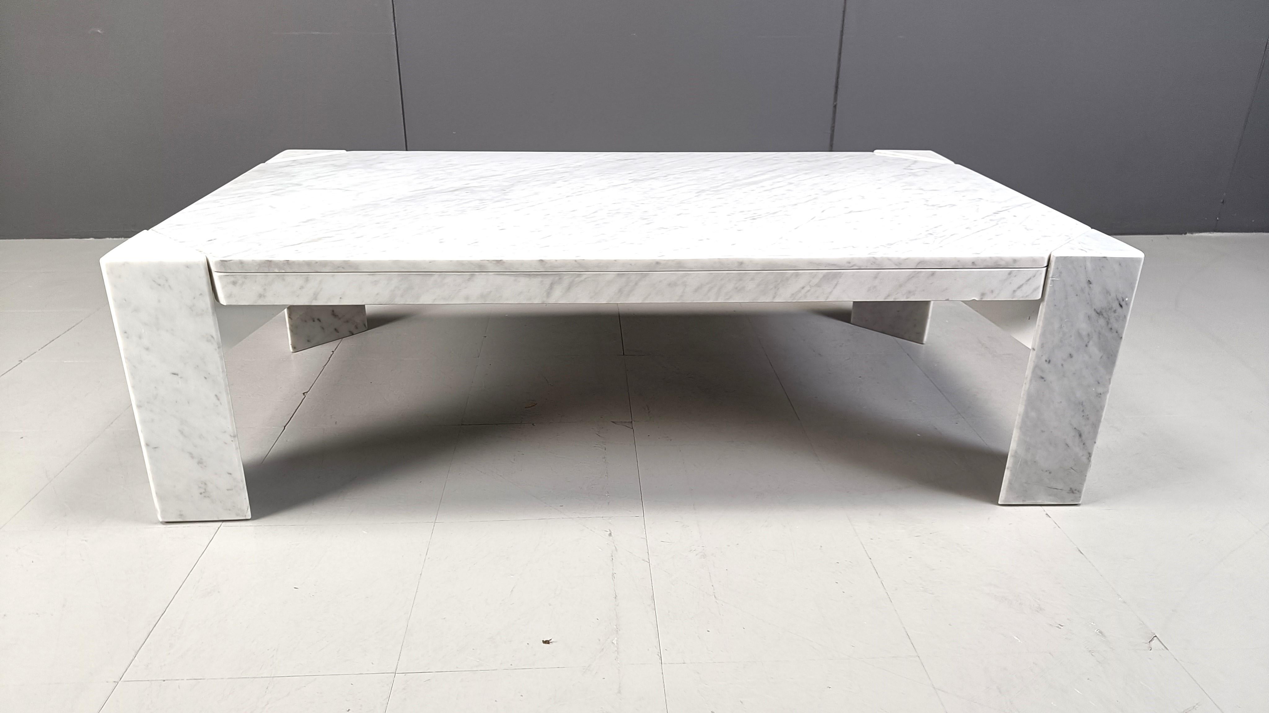 Table basse italienne vintage en marbre, années 1970 Bon état - En vente à Leuven, Vlaams Gewest