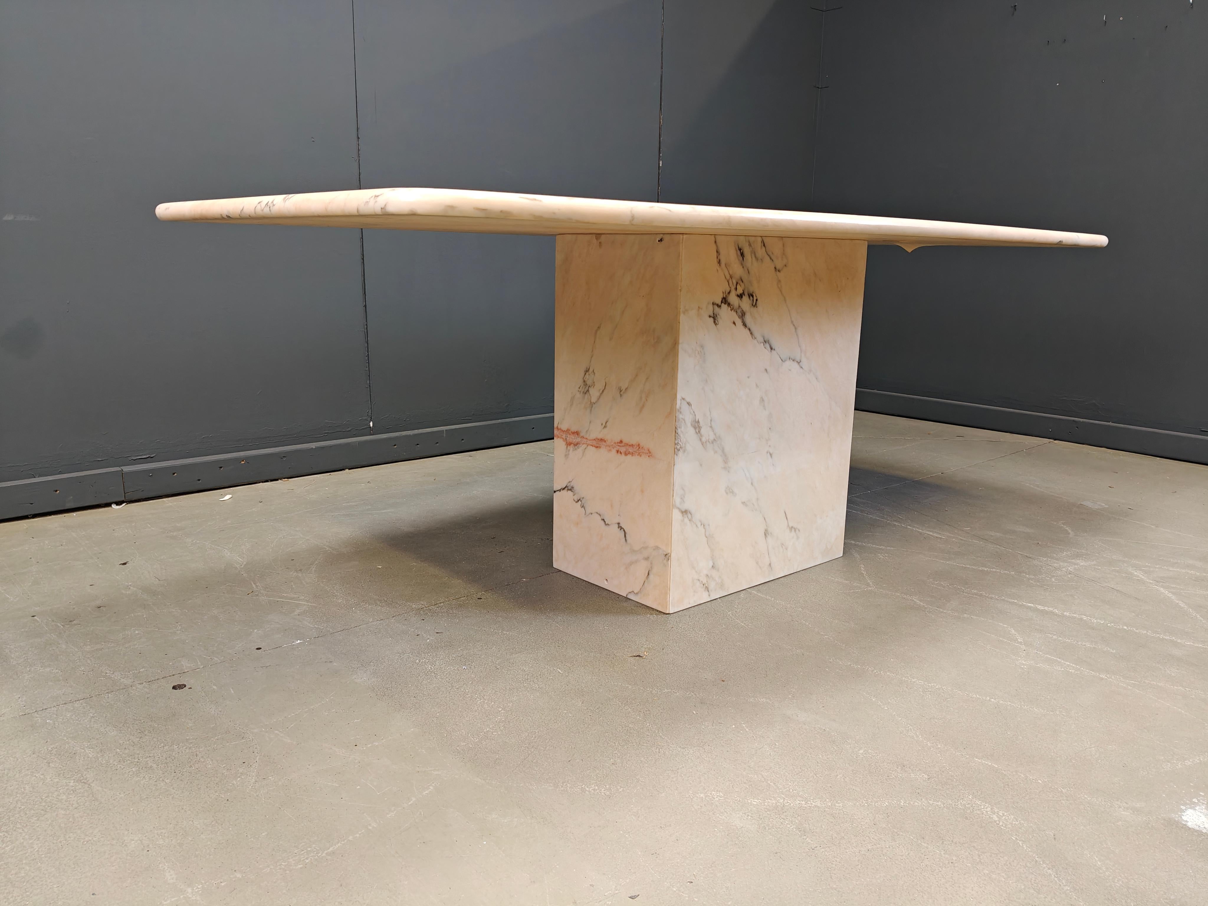 Fin du 20e siècle Table de salle à manger vintage en marbre italien, 1970 en vente