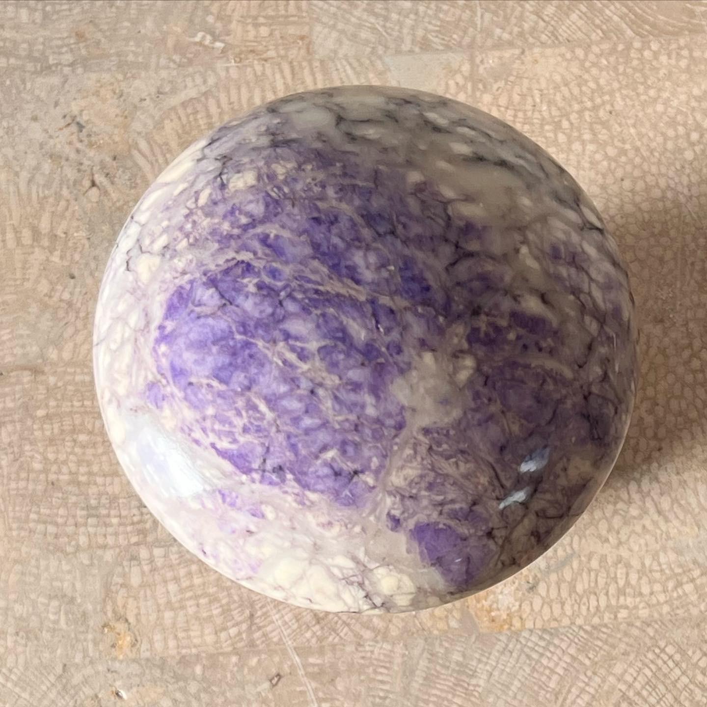 Alabaster Vintage Italian marble mushroom paperweight in lavender, 1960s For Sale