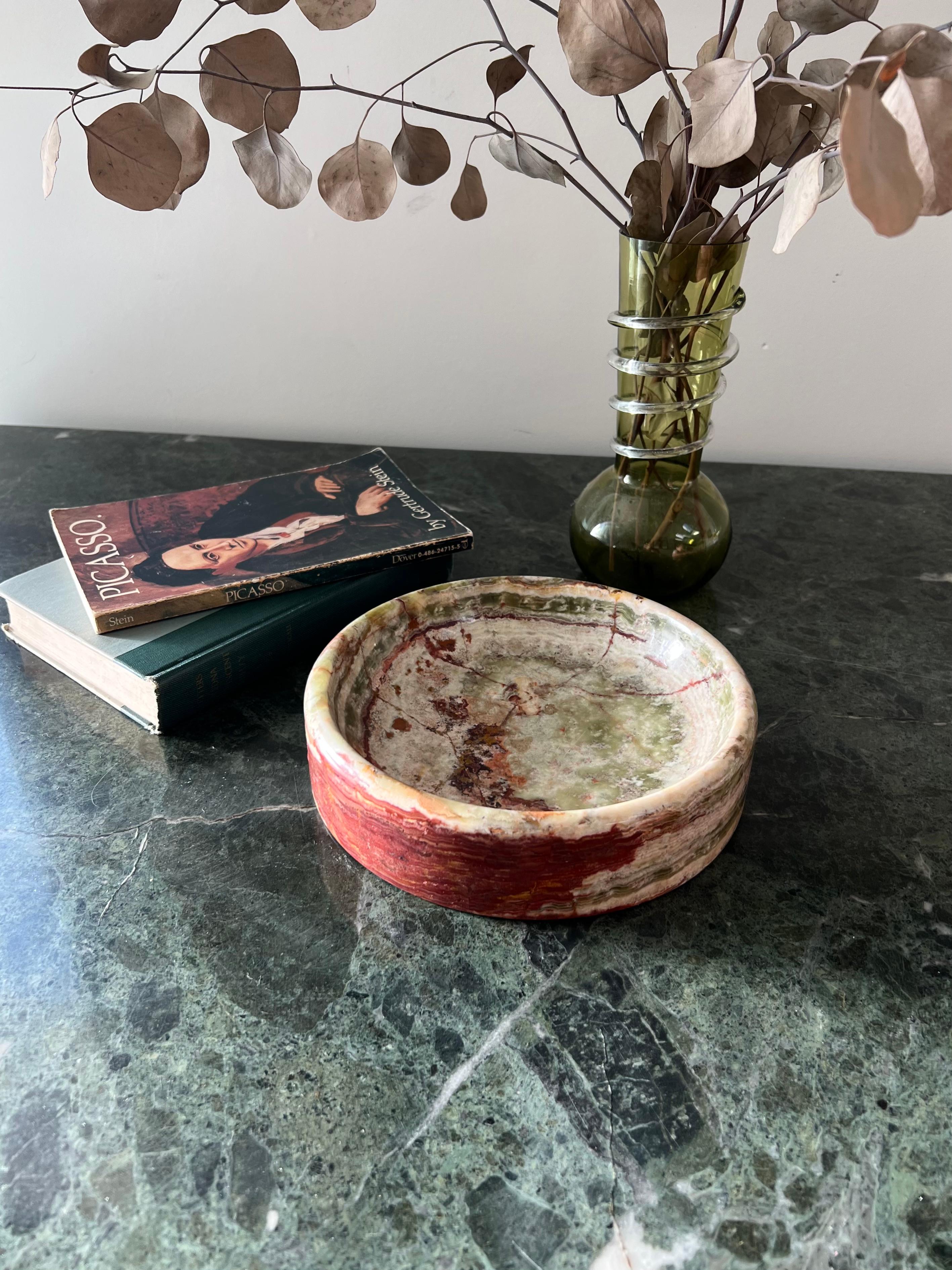 Onyx Large Vintage Italian marble onyx fruit bowl / catchall, 1960s