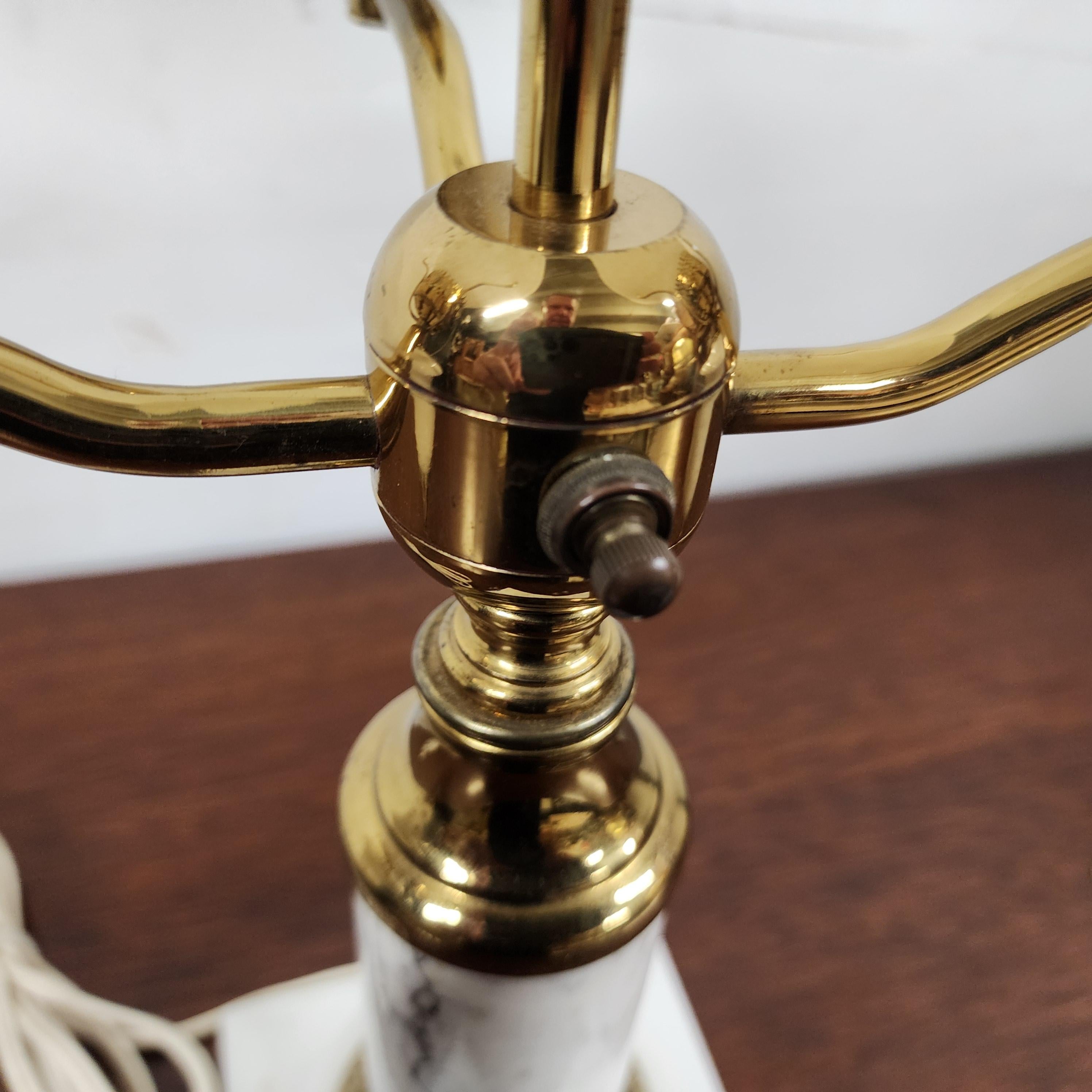 Lampada da tavolo per studenti in marmo vintage Italian Lamp in vendita 7
