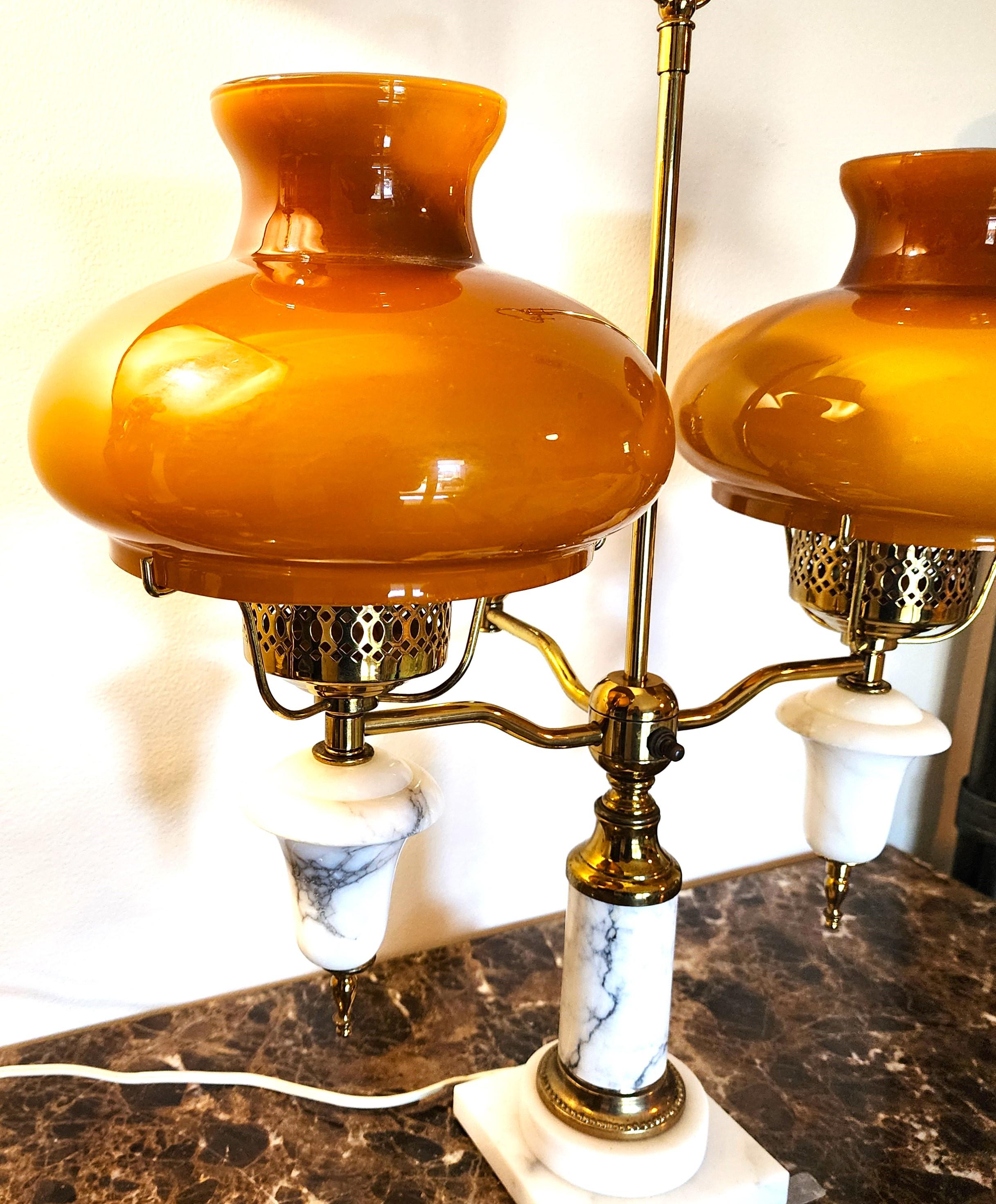 Lampada da tavolo per studenti in marmo vintage Italian Lamp in vendita 2