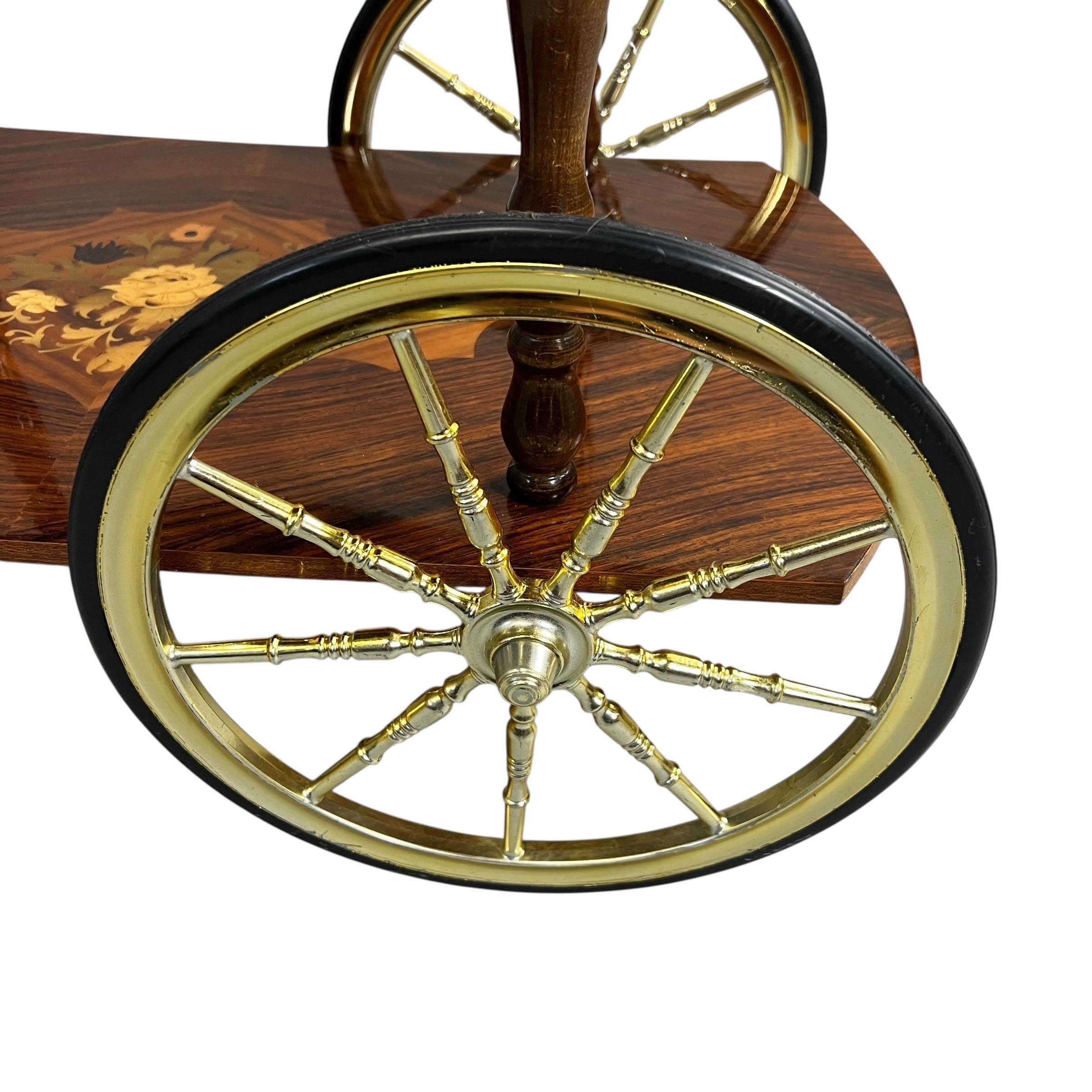 Vintage Italienisch Intarsien Bar Wagen Hollywood Regency (Holz) im Angebot