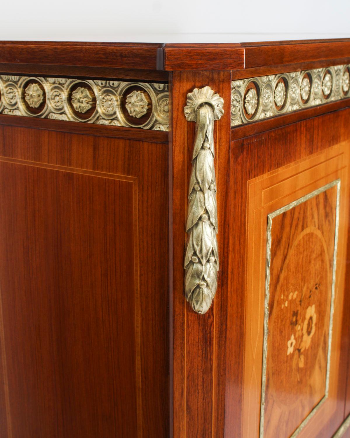 Vintage Italian Marquetry Burr Walnut Cocktail Cabinet & Glassware 20th Century For Sale 8