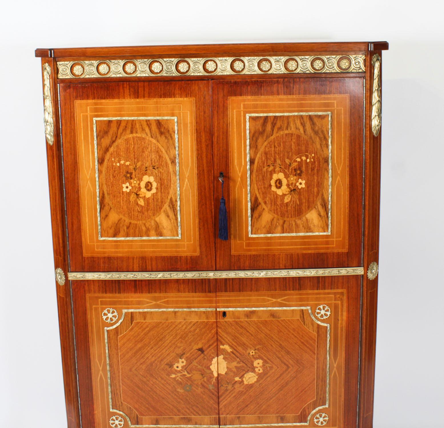 Vintage Italian Marquetry Burr Walnut Cocktail Cabinet & Glassware 20th Century For Sale 2