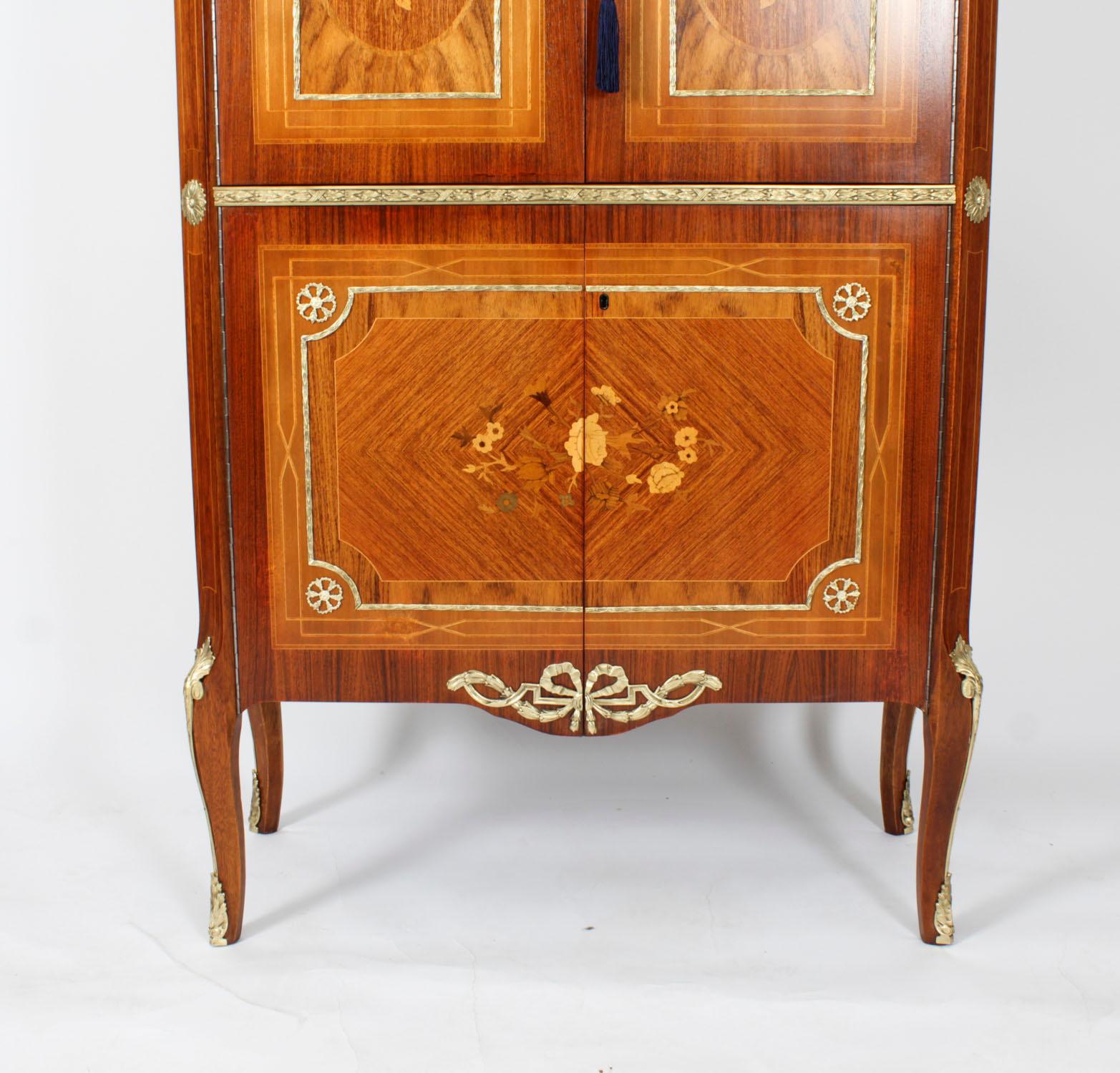 Vintage Italian Marquetry Burr Walnut Cocktail Cabinet & Glassware 20th Century For Sale 5