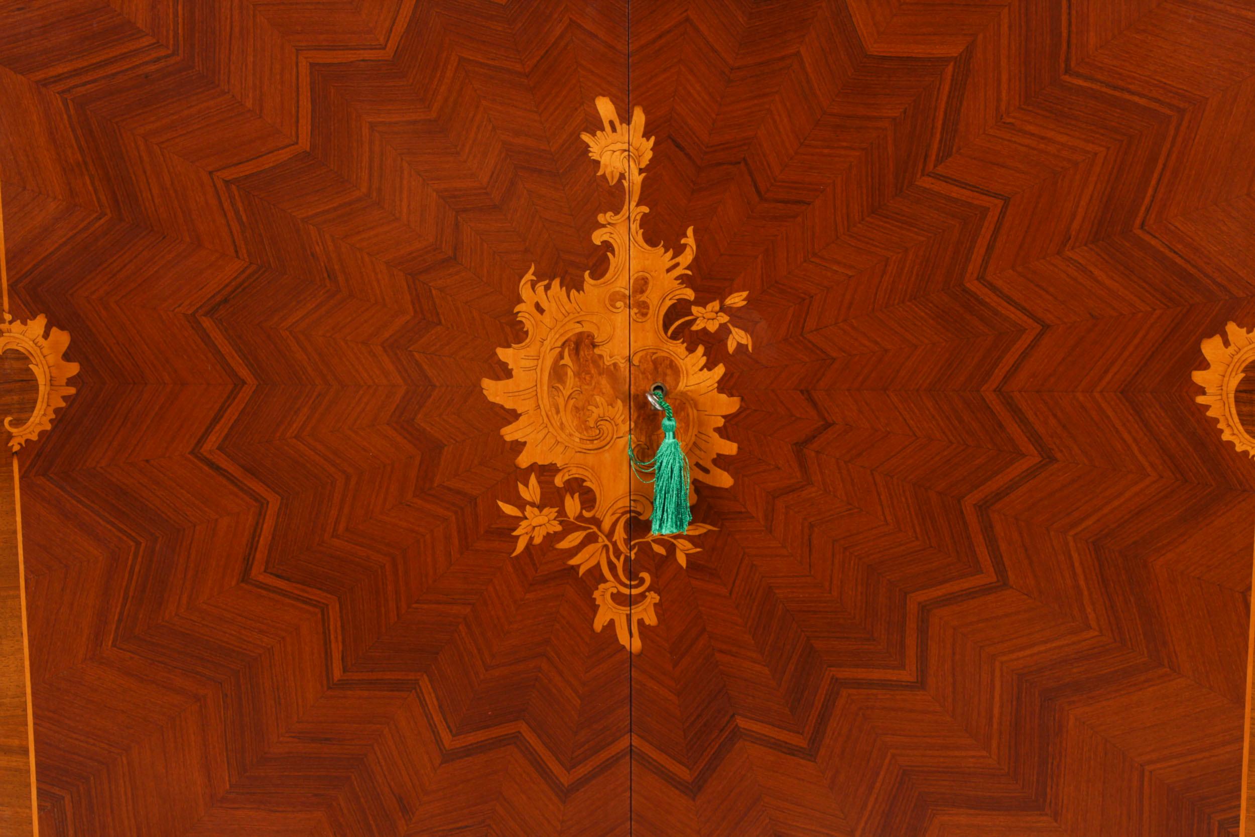 Vintage Italian Marquetry Inlaid Burr Walnut Cocktail Cabinet Mid Century In Good Condition In London, GB