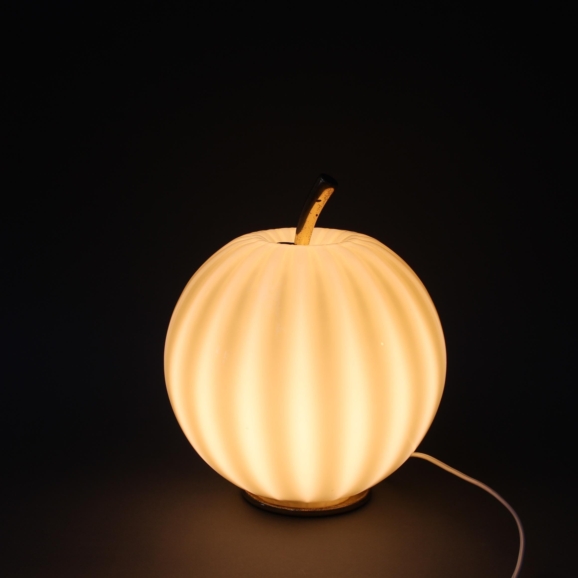 Mid-Century Modern Lampe à globe italienne vintage en forme de melon (vers les années 1960) en vente