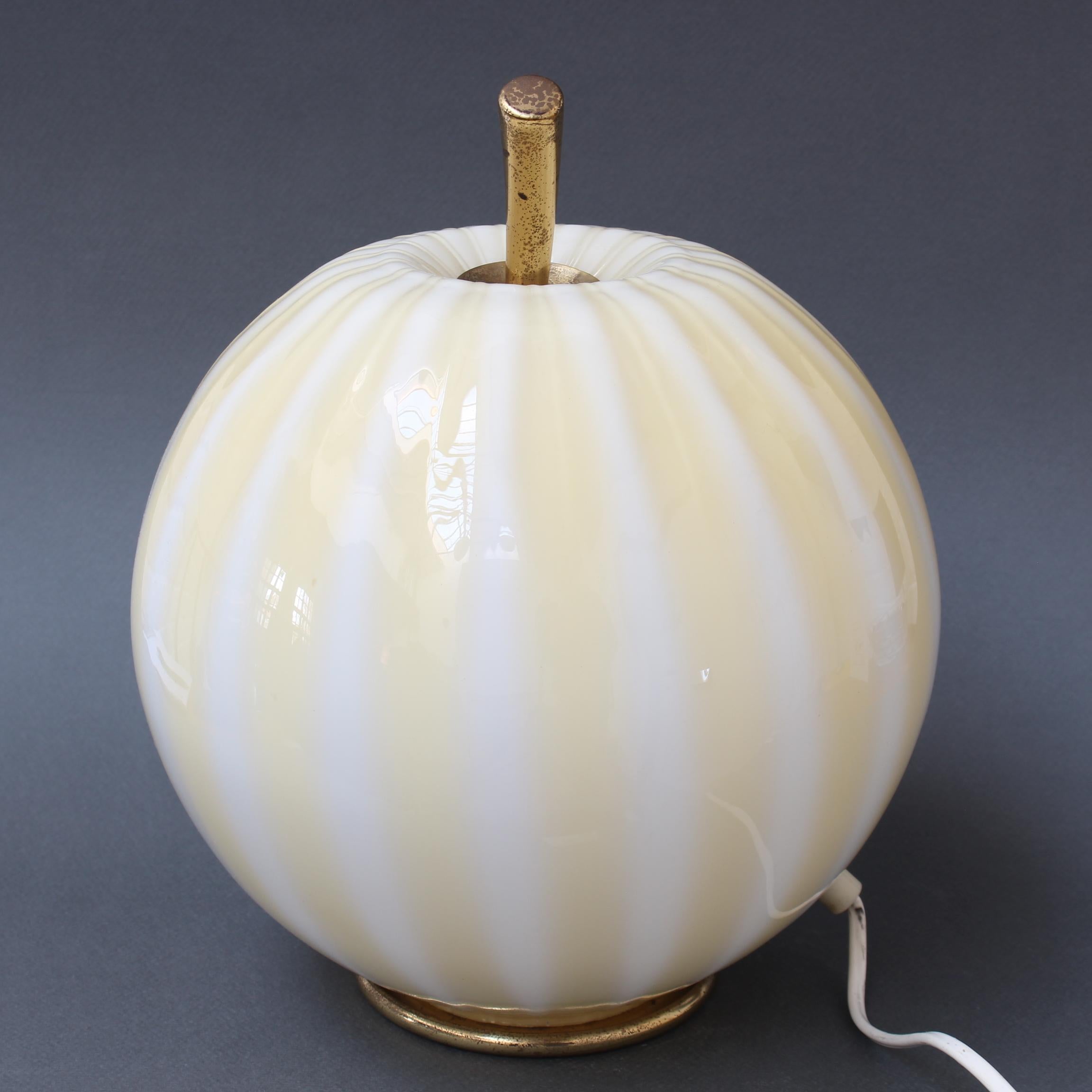 Mid-20th Century Vintage Italian Melon Shaped Globe Lamp (circa 1960s) For Sale