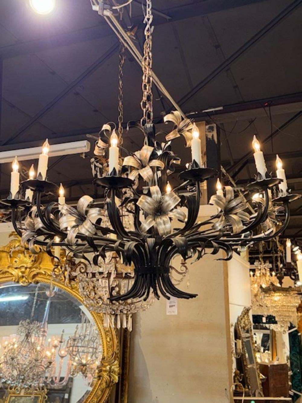 Italienischer Vintage-Kronleuchter aus Metall (20. Jahrhundert) im Angebot
