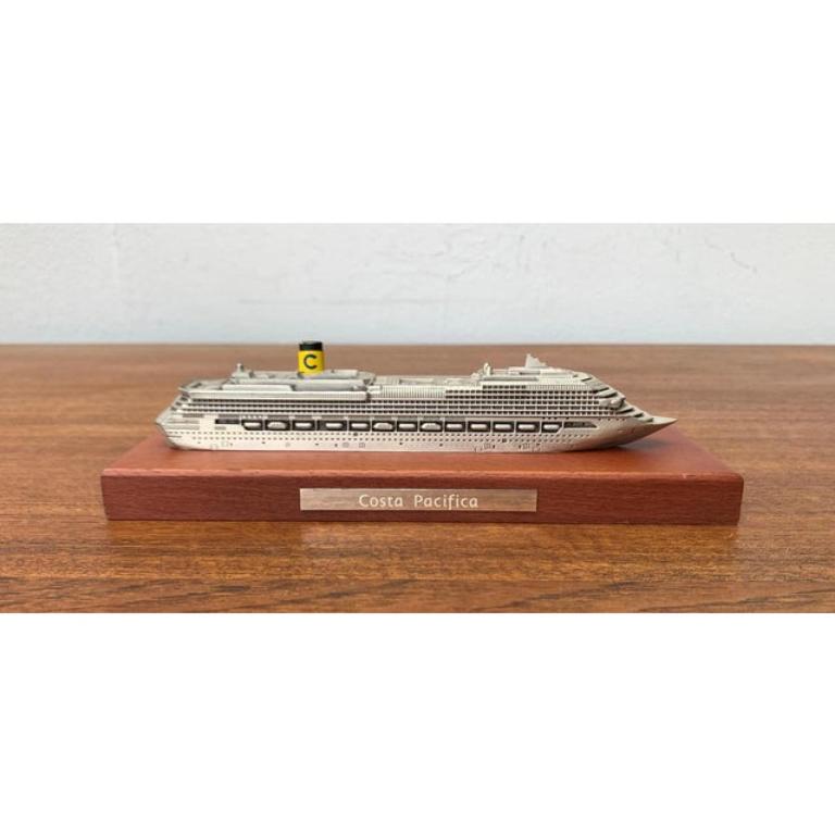 Modèle de bateau de croisière italien Costa Pacifica, années 1990 en vente 5