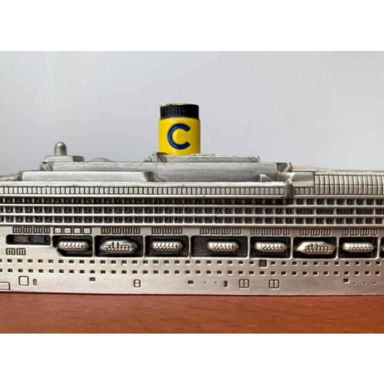 Modèle de bateau de croisière italien Costa Pacifica, années 1990 en vente 4