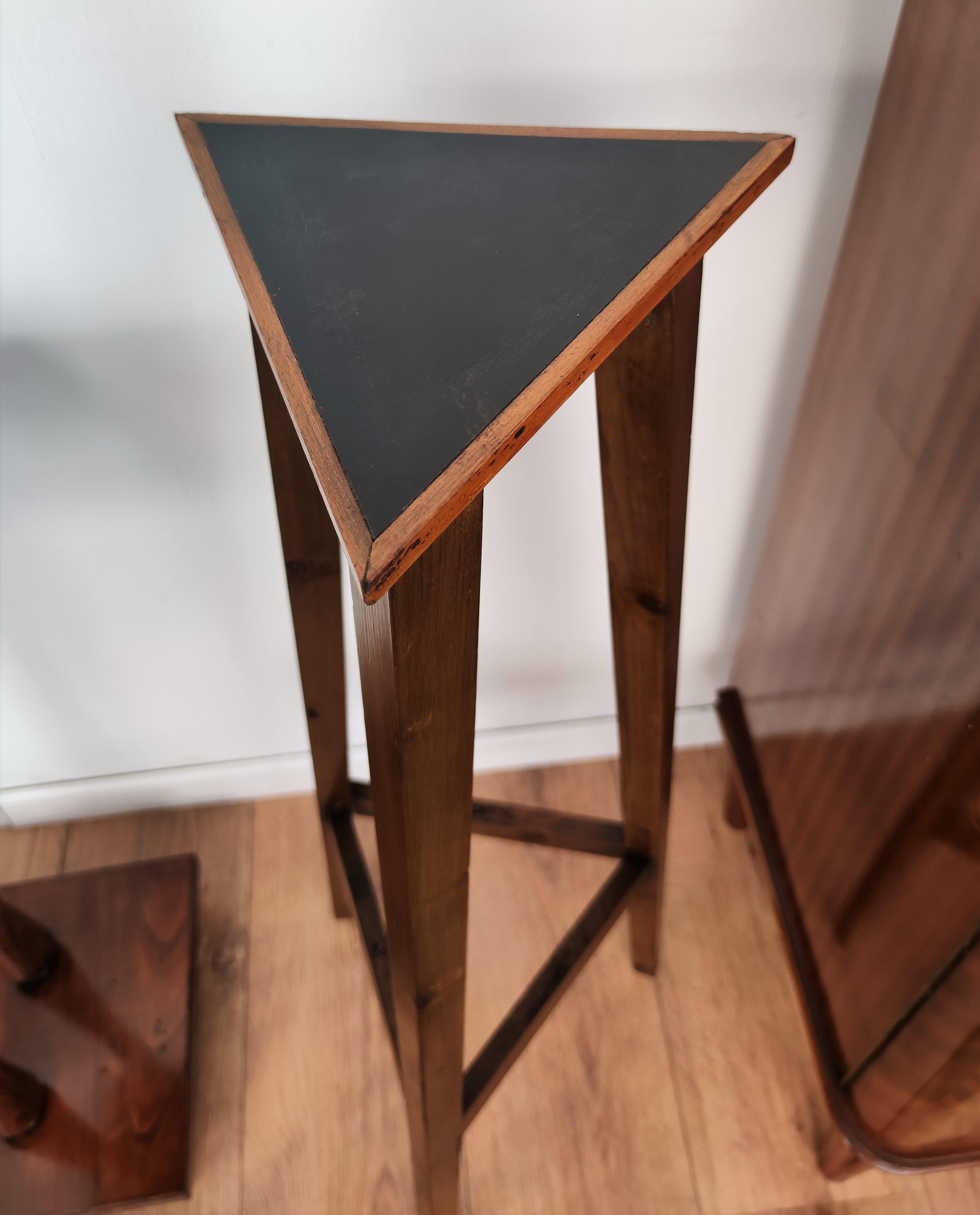plant stand triangle