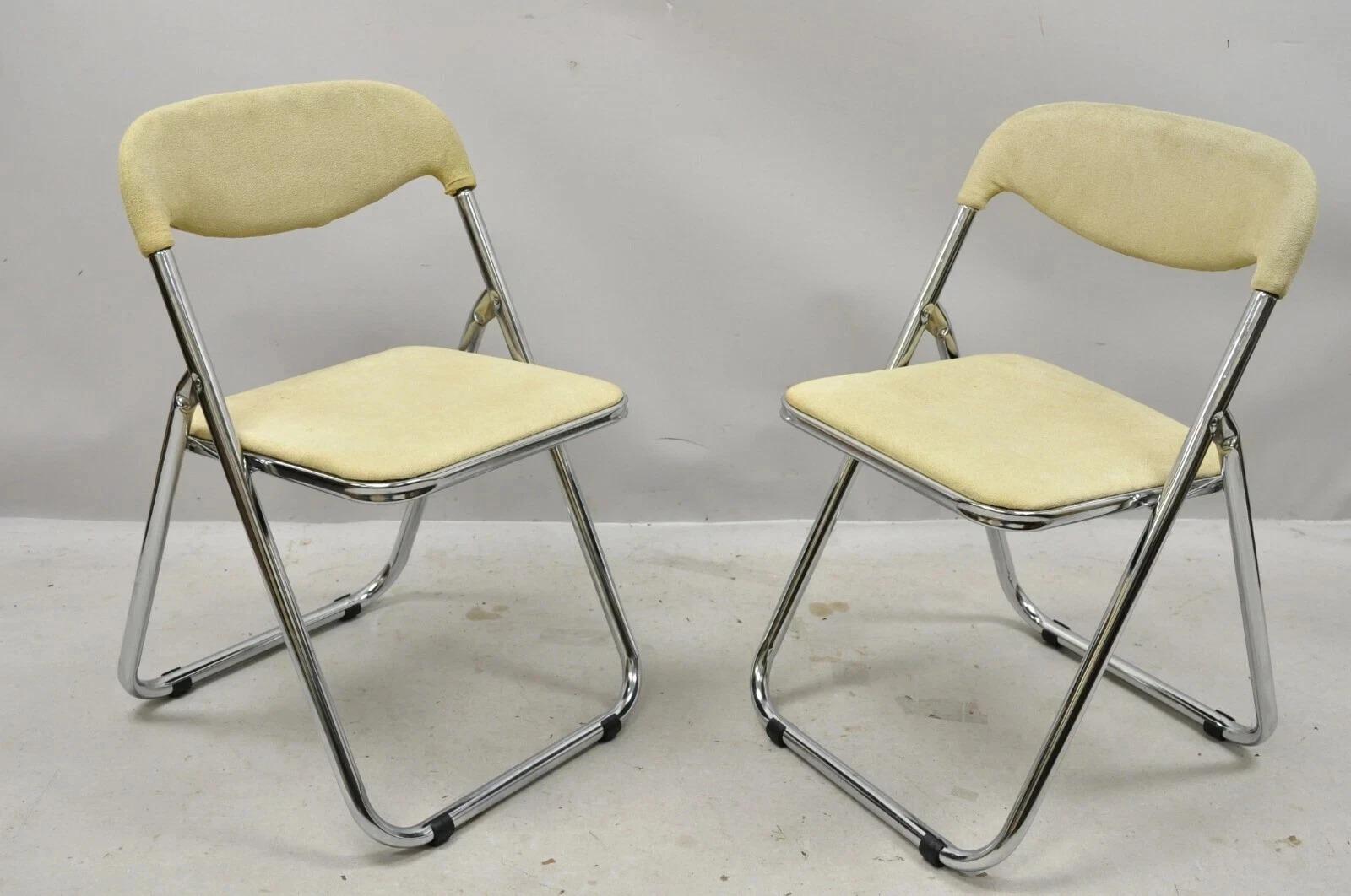 Vintage Italian Mid Century Chrome Upholstered Folding Game Chairs - Set of 4 Moderno de mediados de siglo en venta